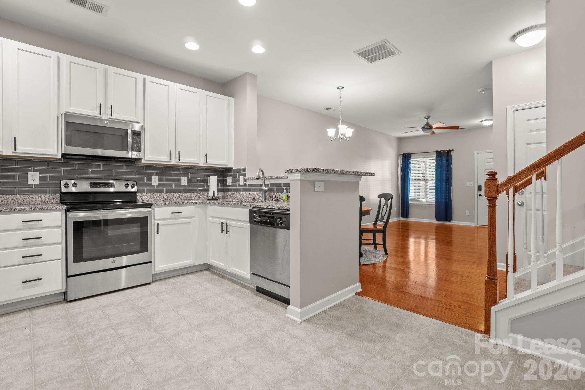2080 Shady Pond Drive Property Photo 10
