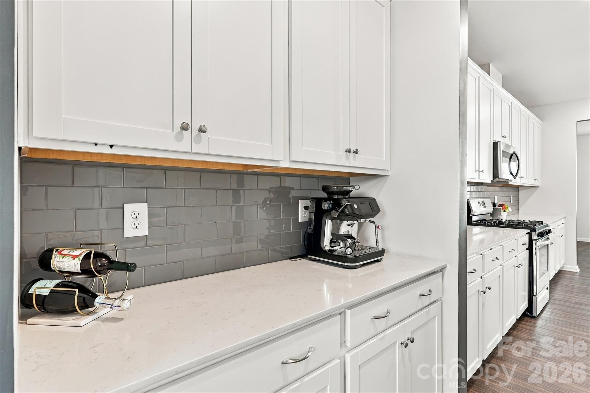 12732 Wandering Brook Drive Property Photo 12