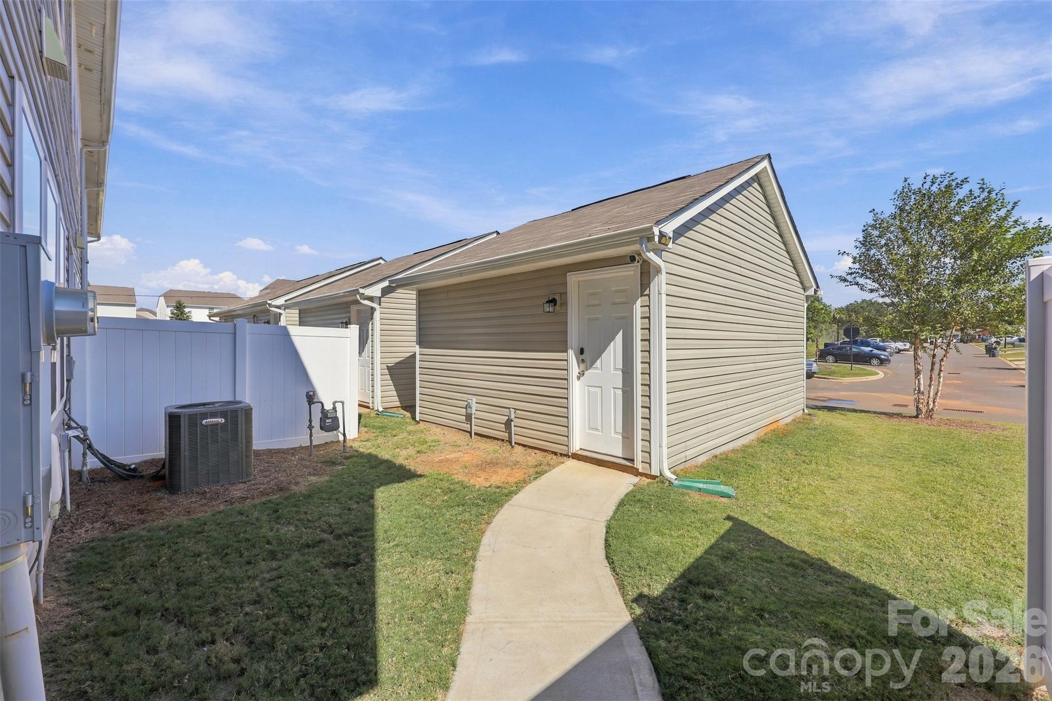 12732 Wandering Brook Drive Property Photo 35