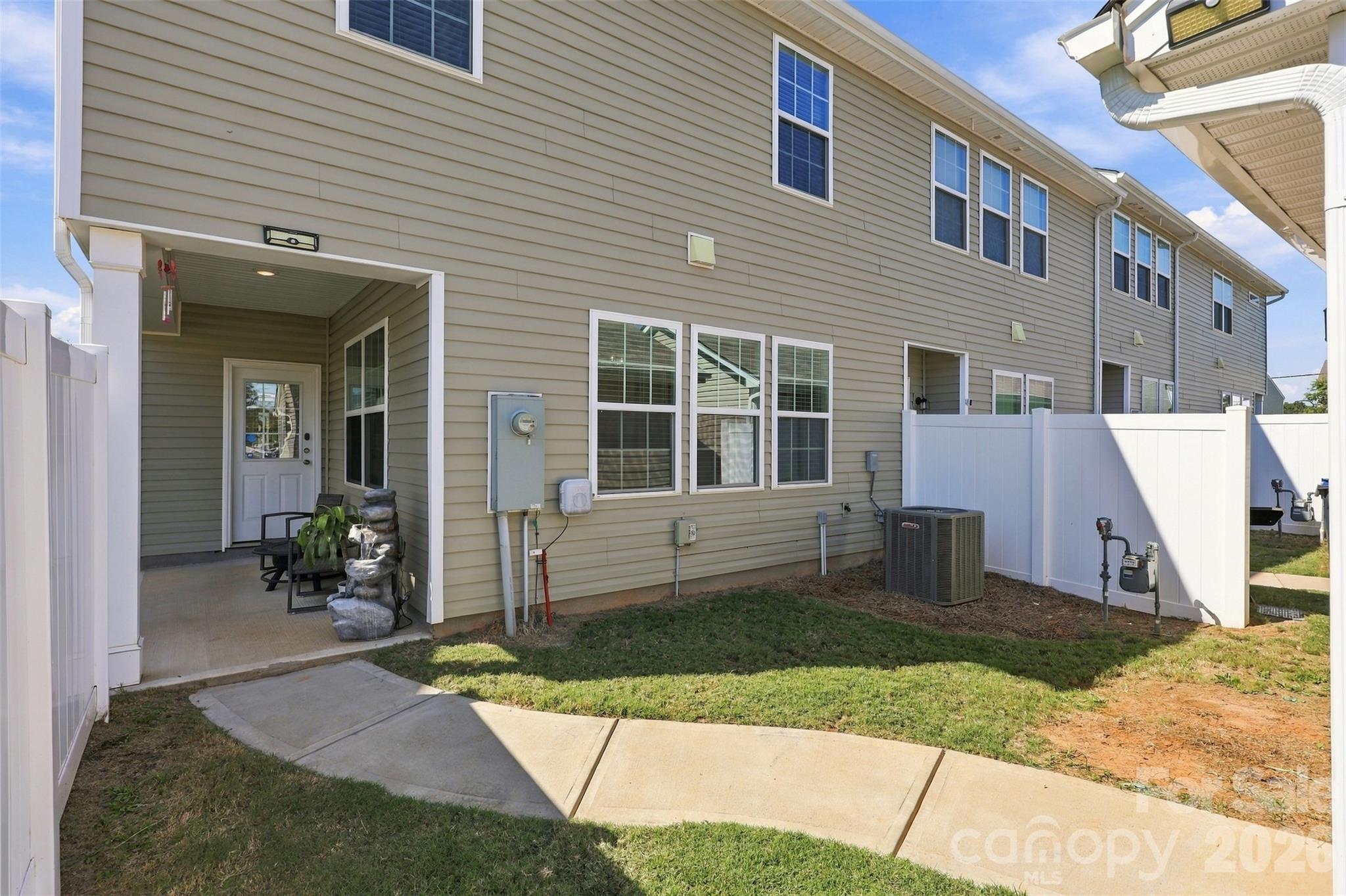 12732 Wandering Brook Drive Property Photo 36