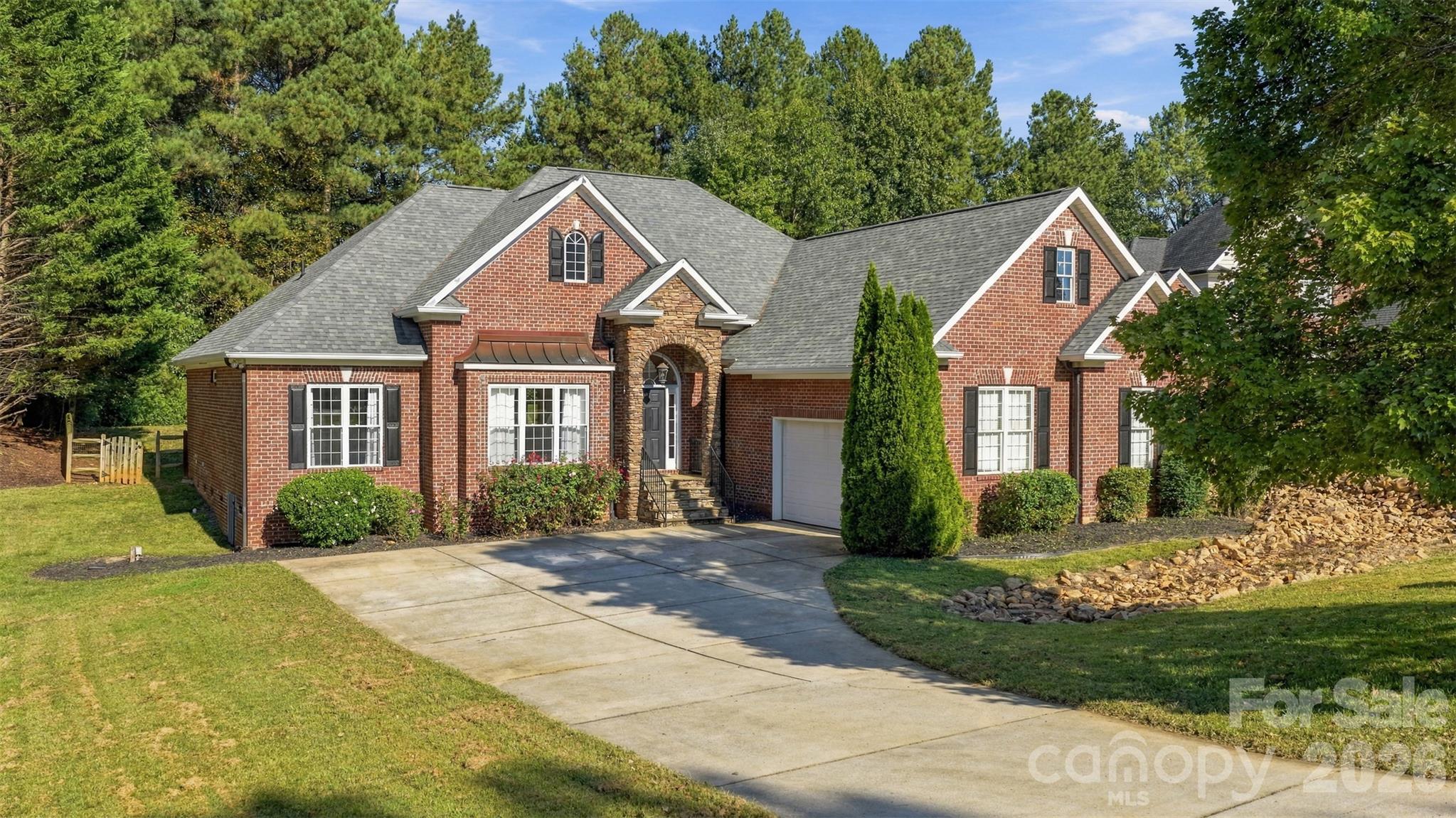 172 Honeysuckle Creek Loop Property Photo 1