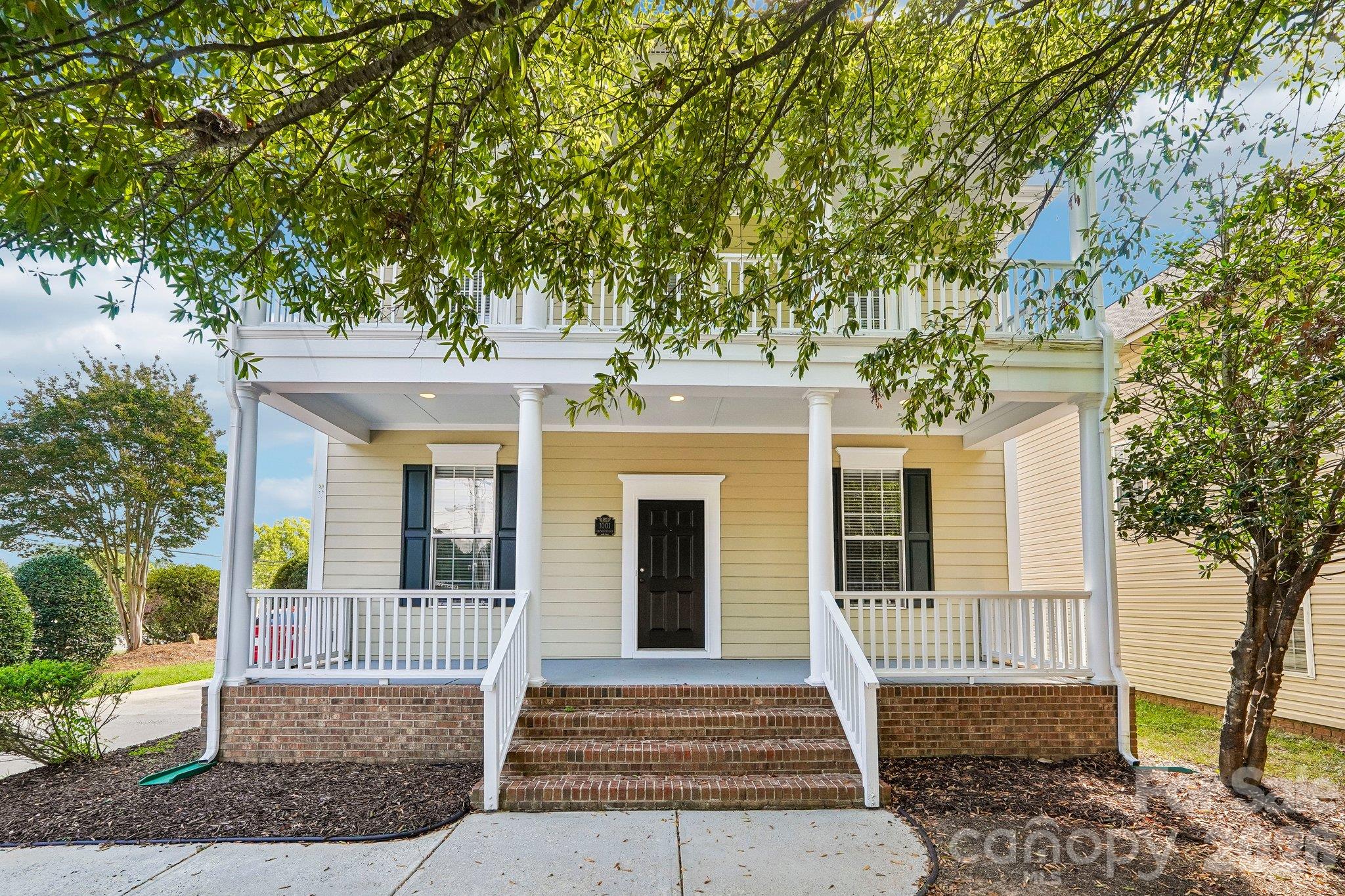 1001 Gainsborough Drive Property Photo 1