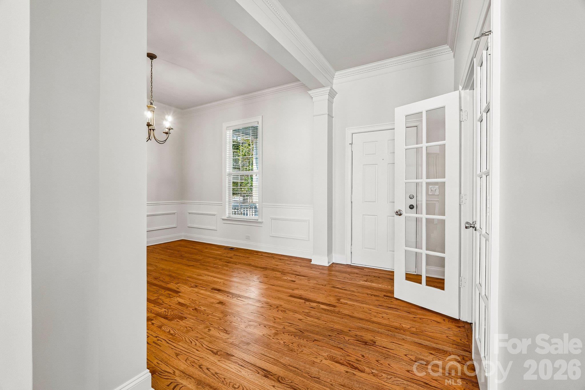 1001 Gainsborough Drive Property Photo 6