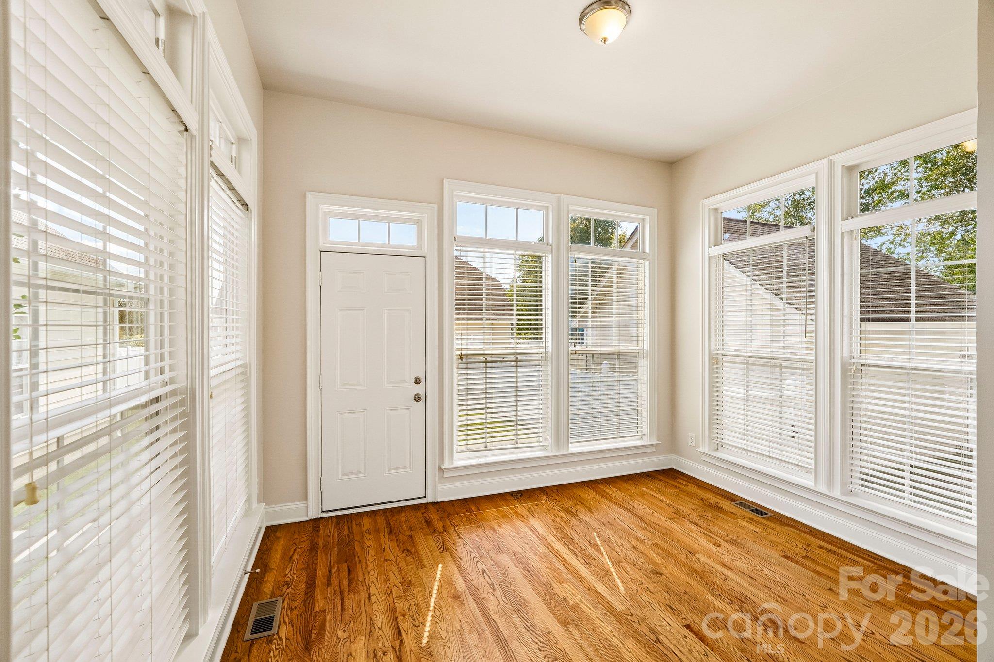 1001 Gainsborough Drive Property Photo 17
