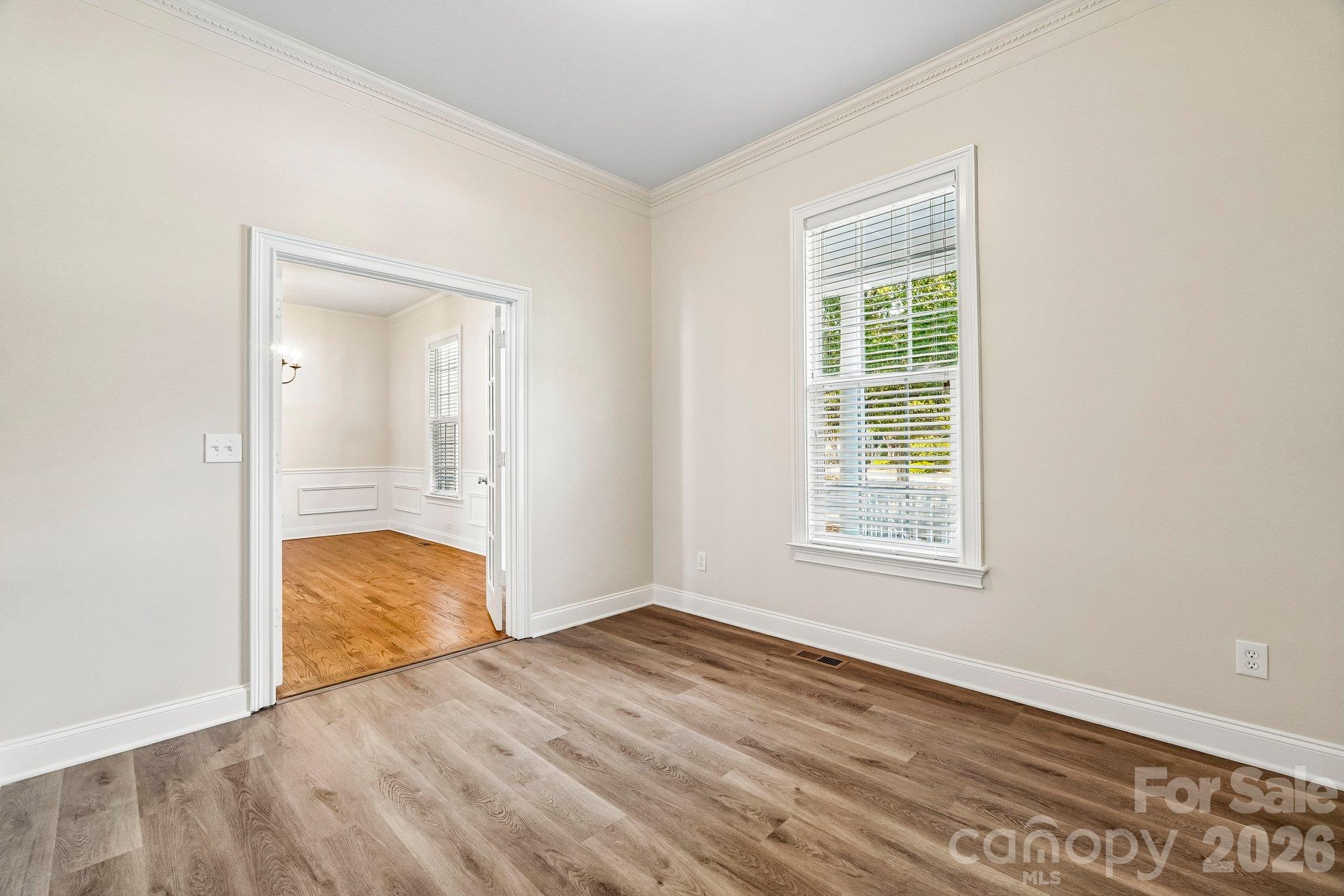 1001 Gainsborough Drive Property Photo 21