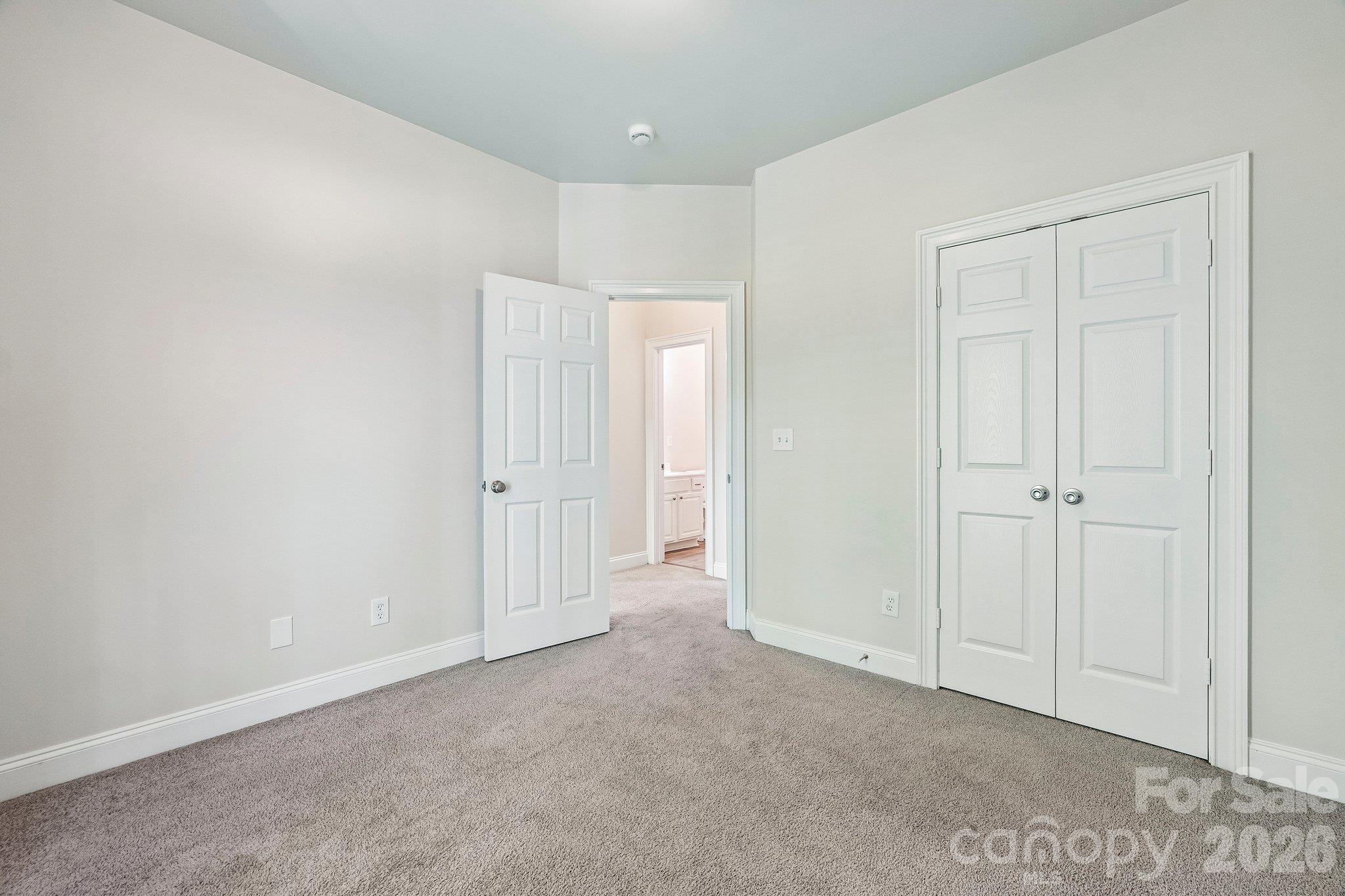 1001 Gainsborough Drive Property Photo 25