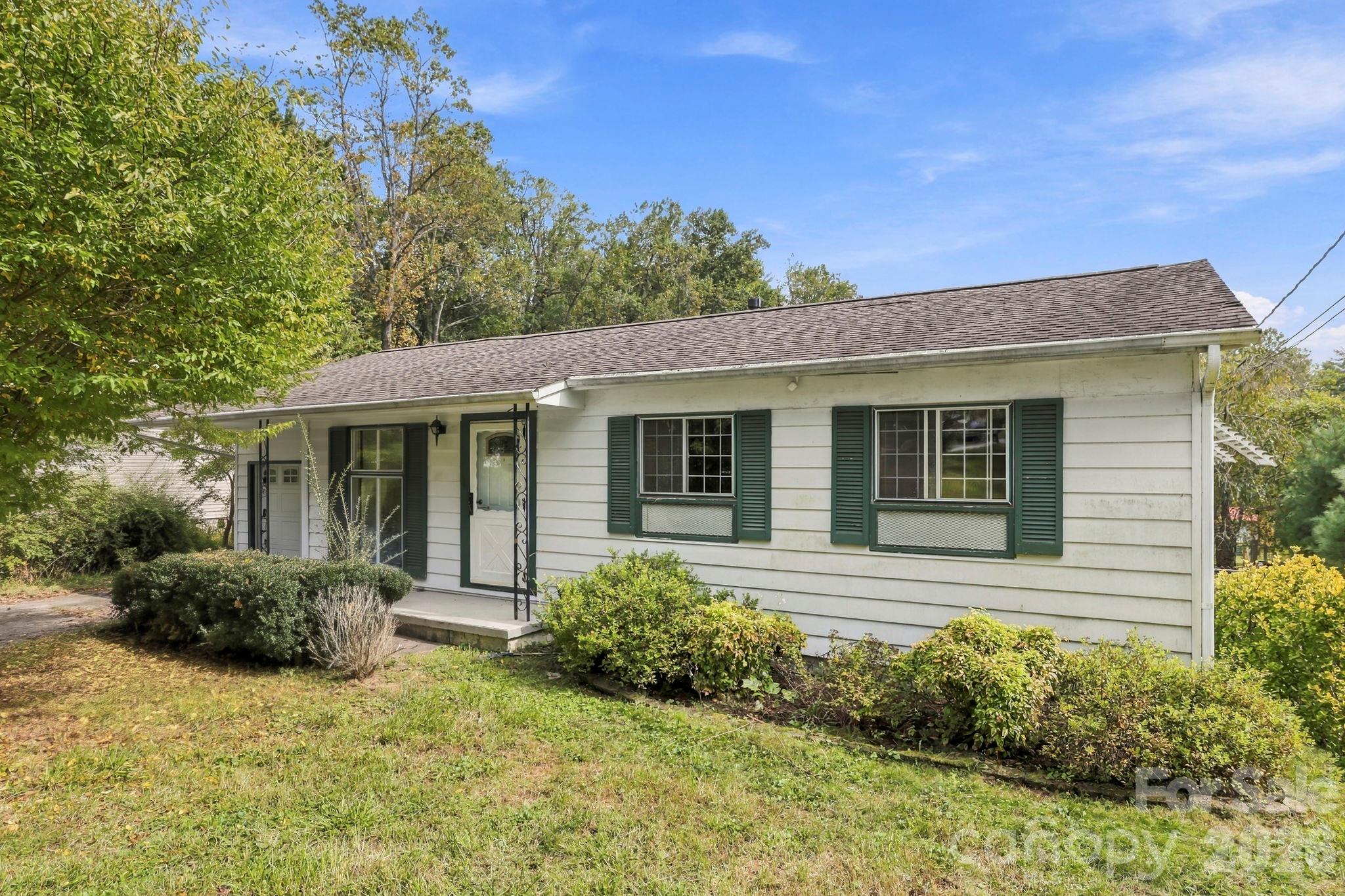 648 Crystal Drive Property Photo 1