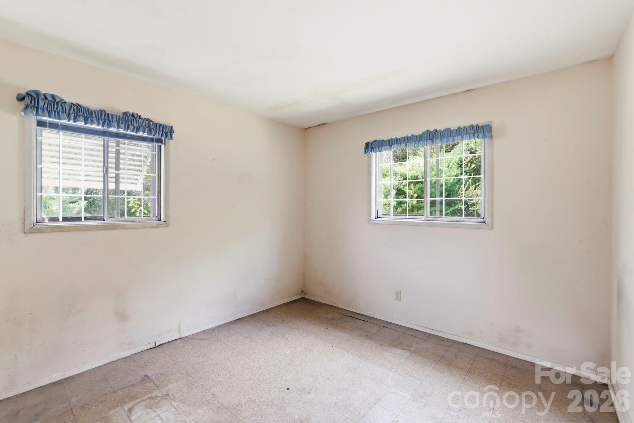 648 Crystal Drive Property Photo 13