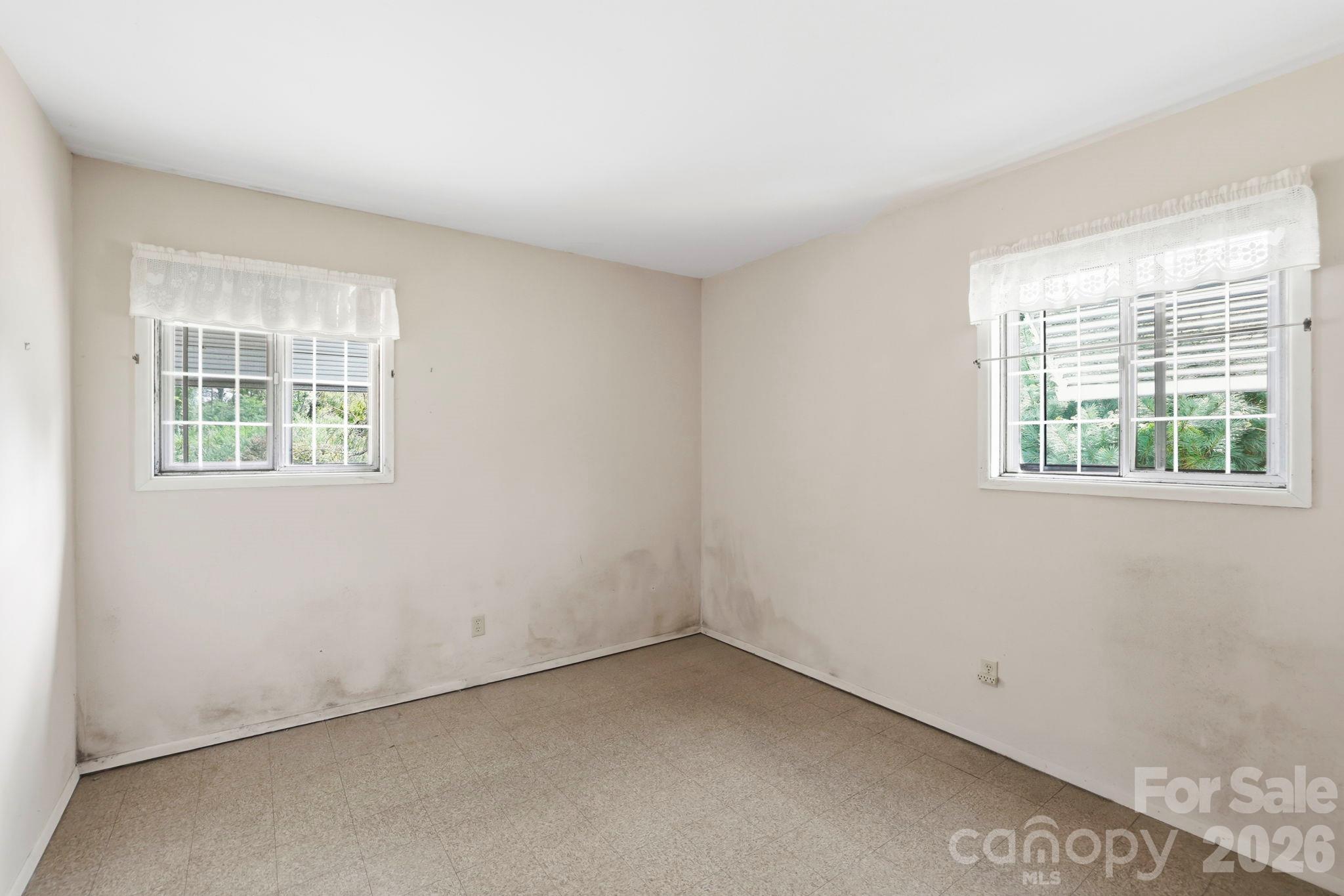 648 Crystal Drive Property Photo 17