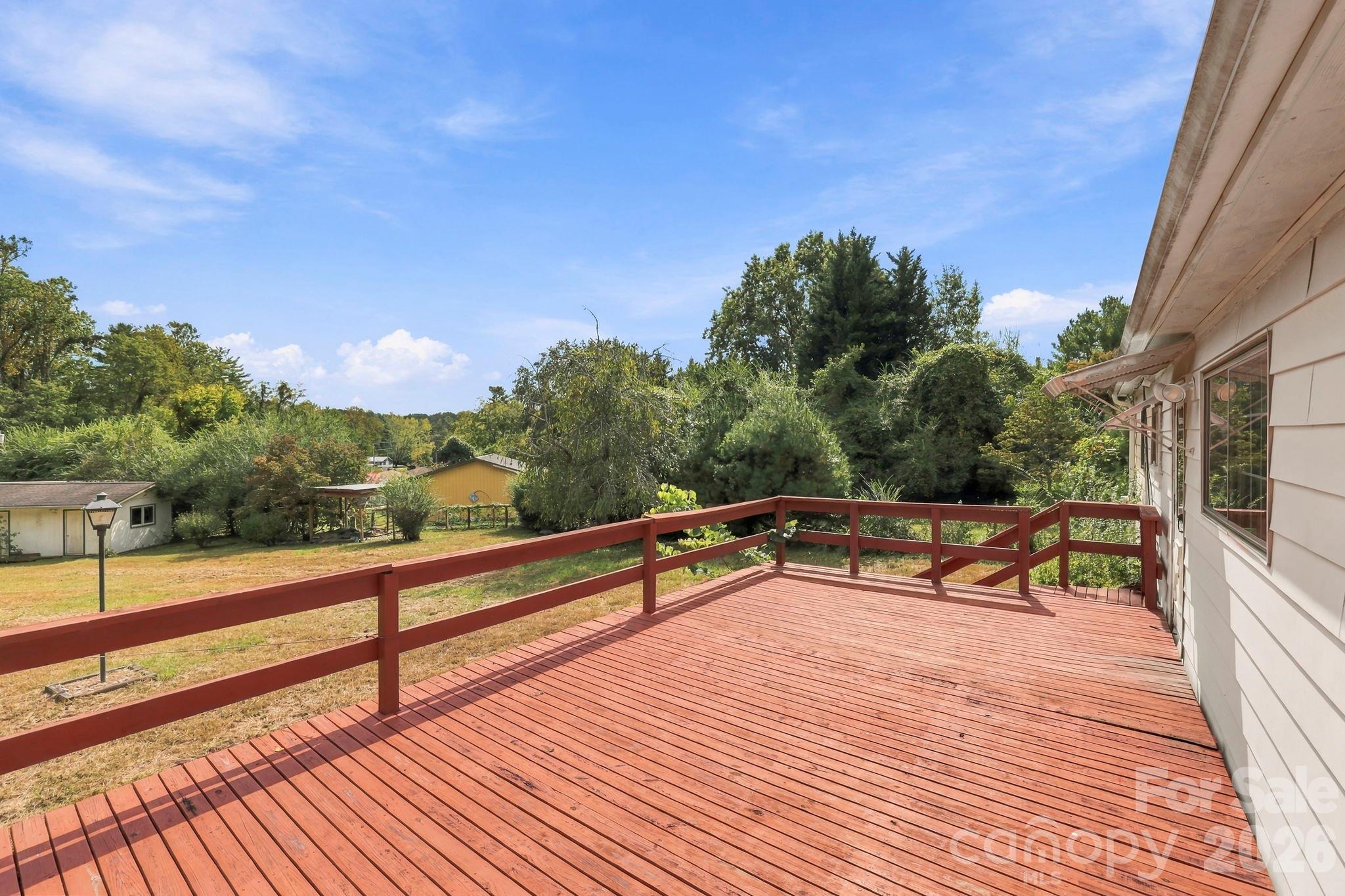 648 Crystal Drive Property Photo 26
