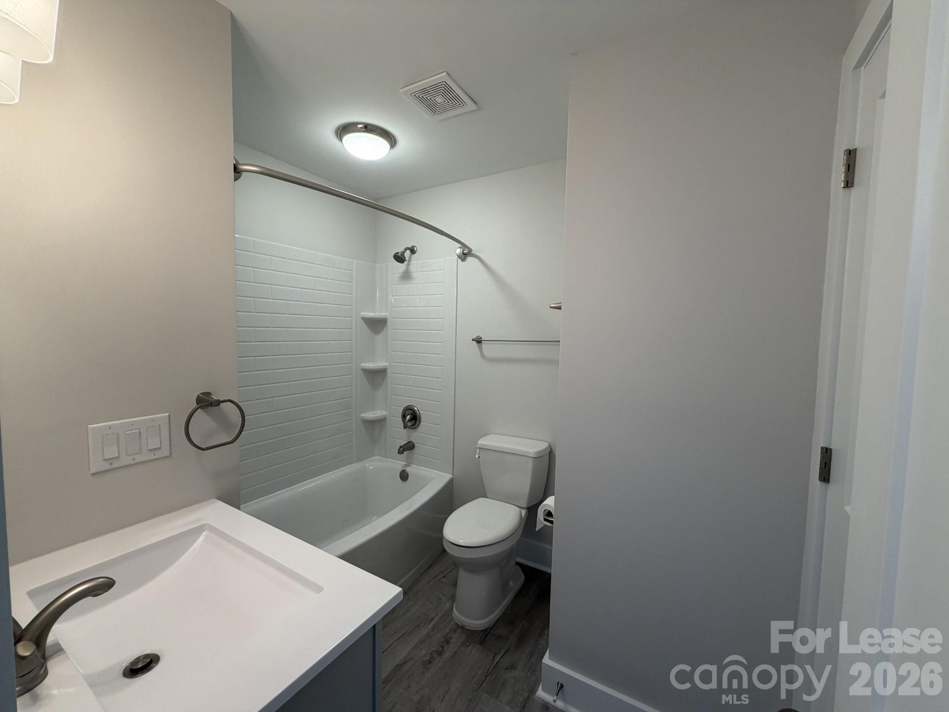 18729 Vineyard Point Lane Property Photo 9