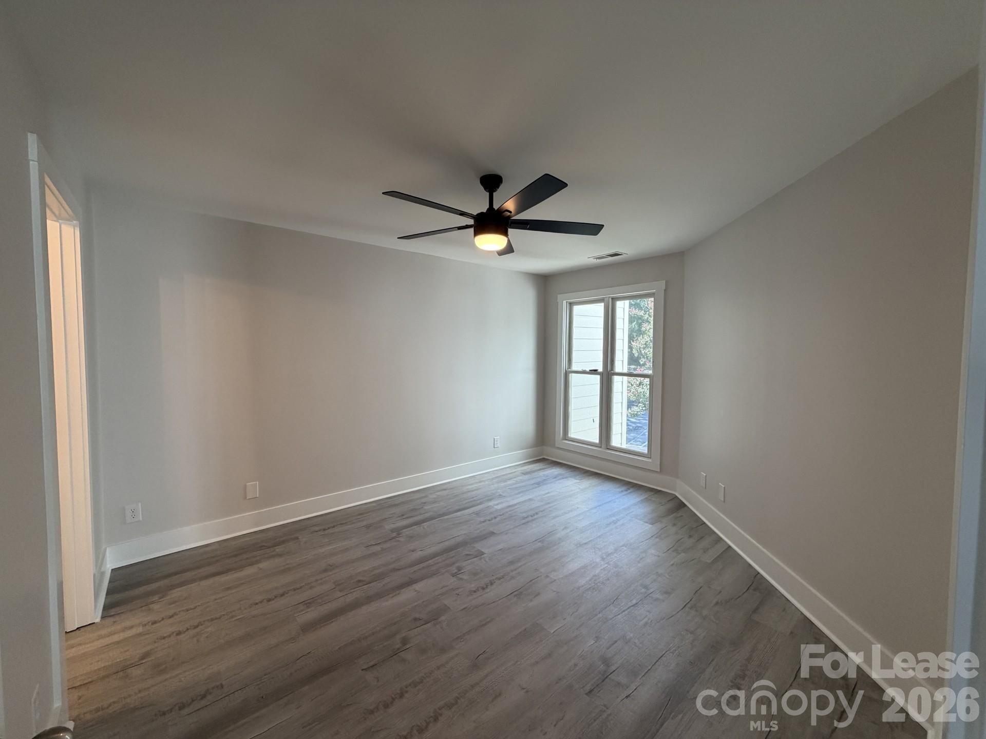 18729 Vineyard Point Lane Property Photo 10