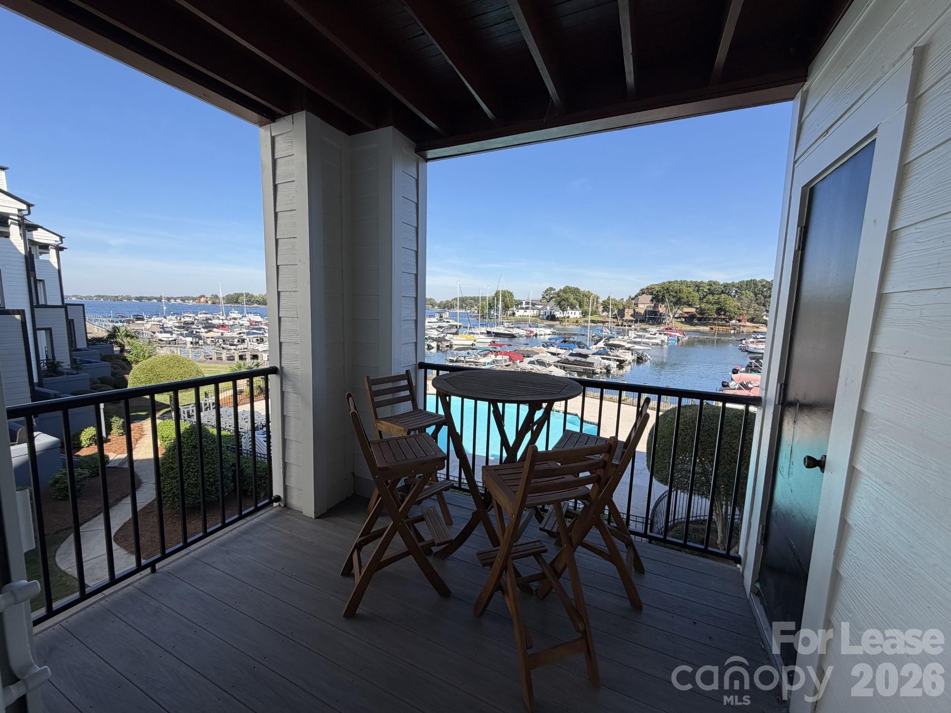 18729 Vineyard Point Lane Property Photo 14