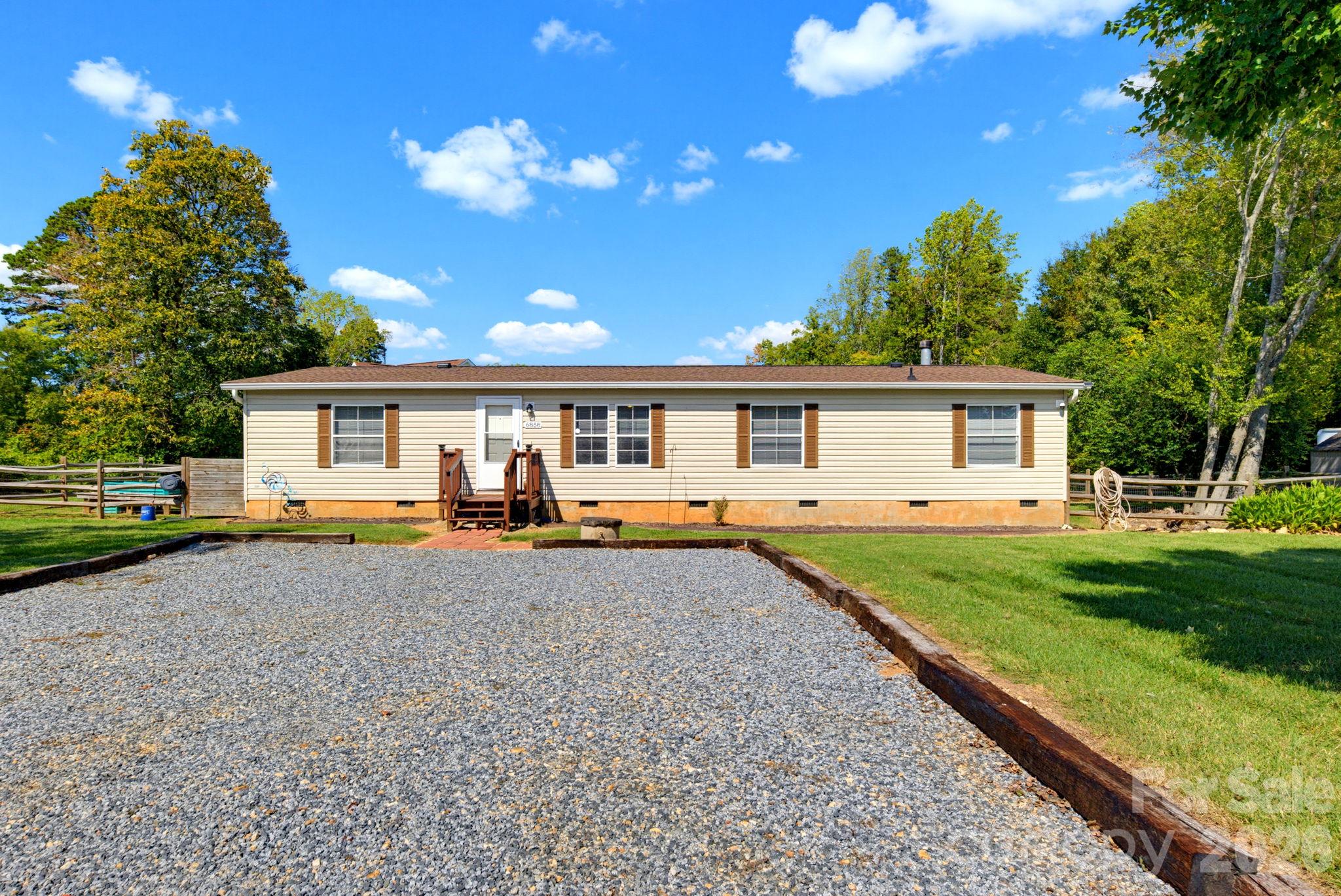 6858 Long Island Road Property Photo 2