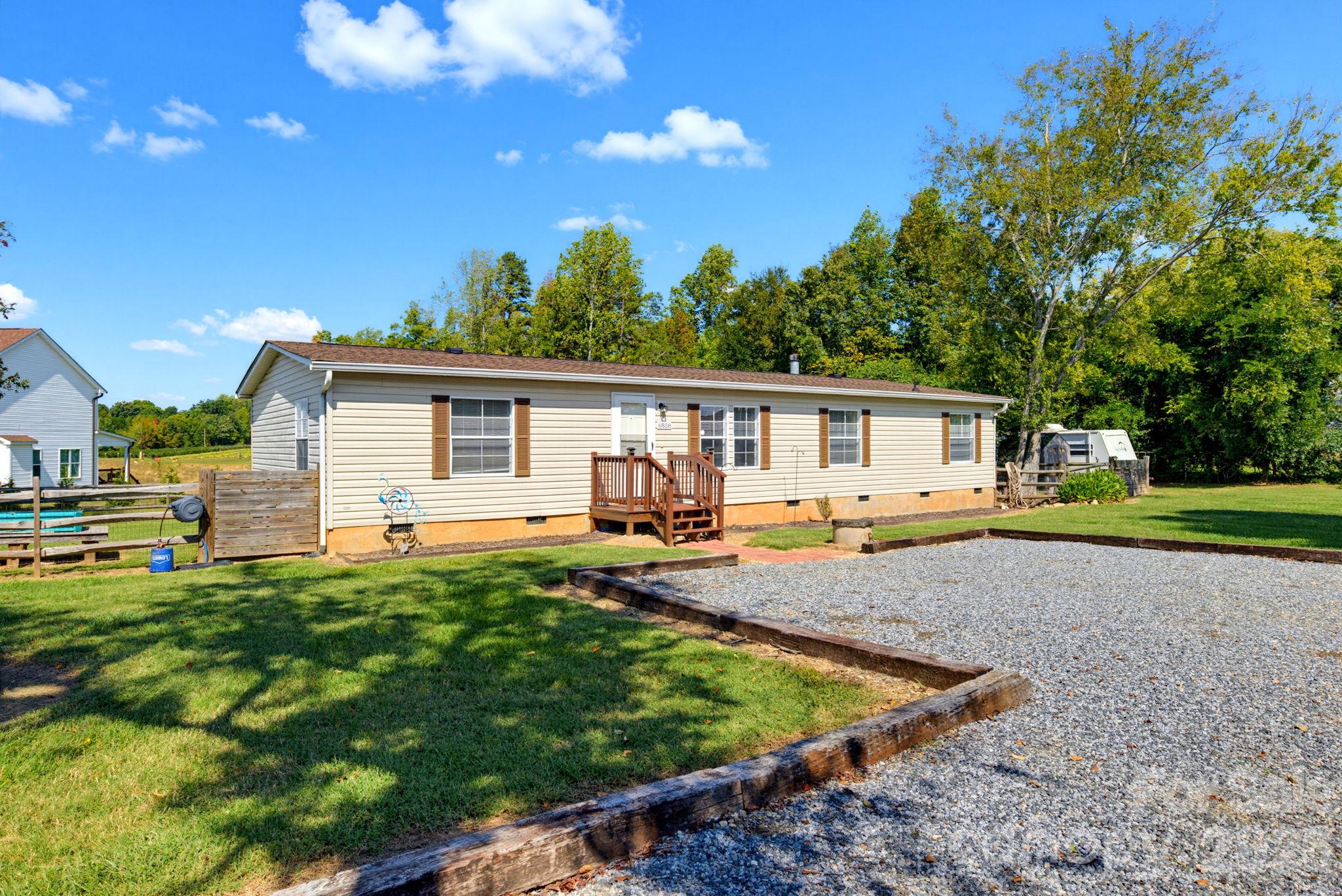 6858 Long Island Road Property Photo 3