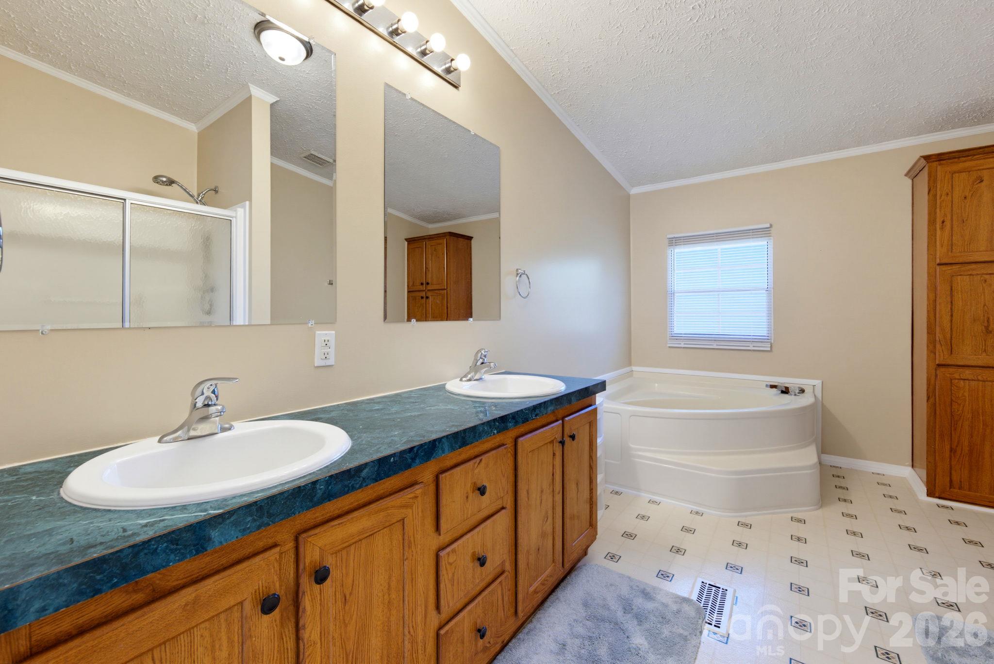 6858 Long Island Road Property Photo 12