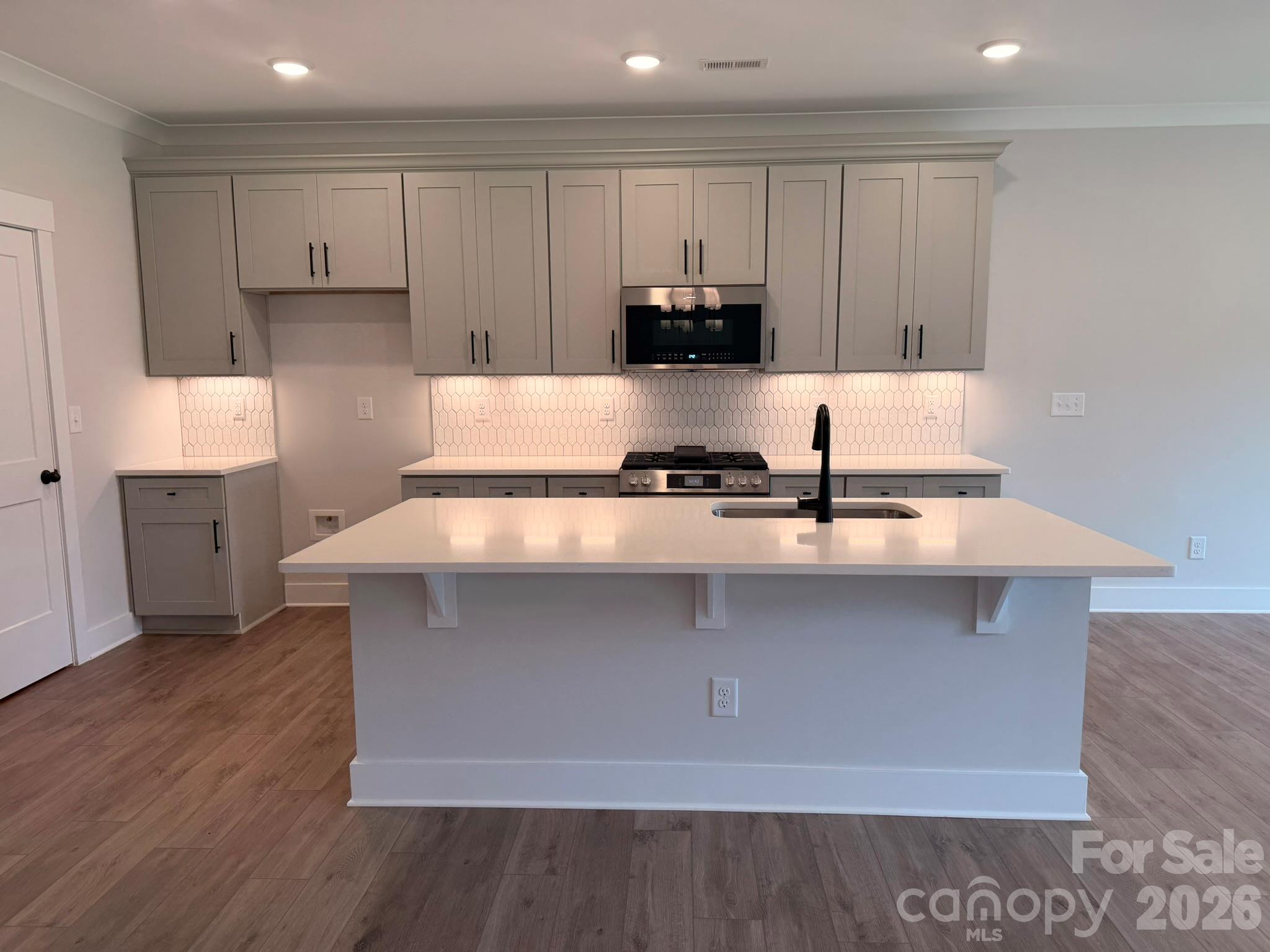 406 Blythe Townhome Lane Property Photo 7