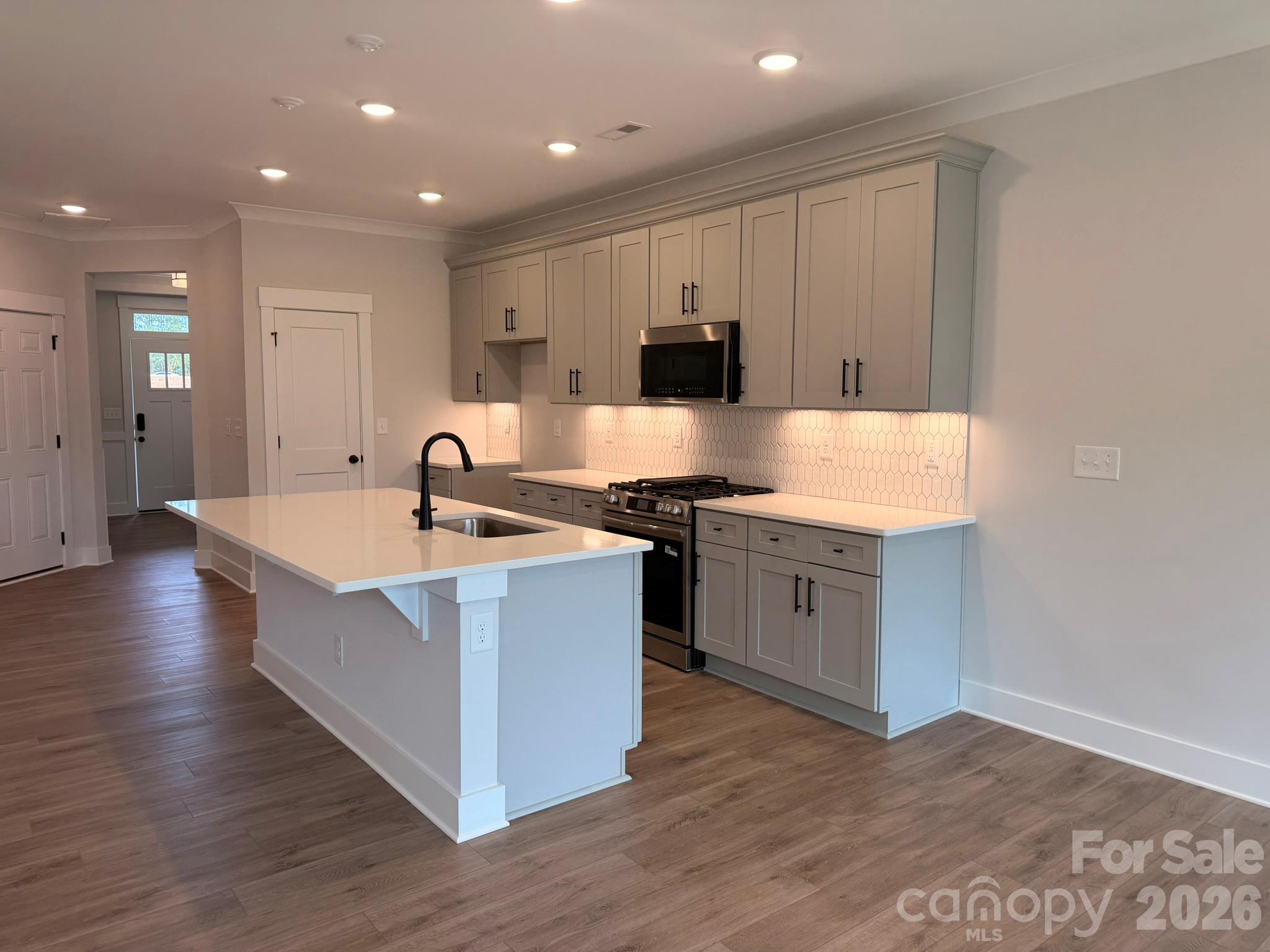 406 Blythe Townhome Lane Property Photo 8