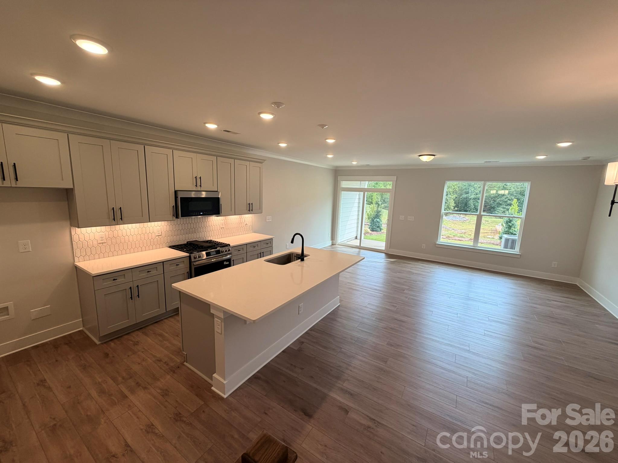 406 Blythe Townhome Lane Property Photo 9