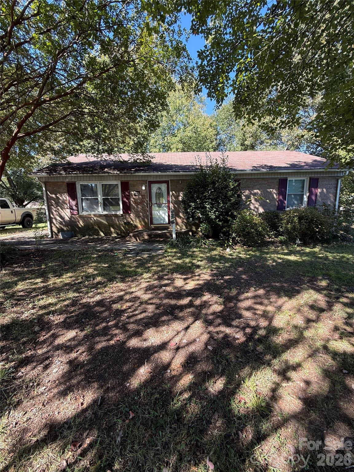 324 Briarwood Drive Property Photo 2