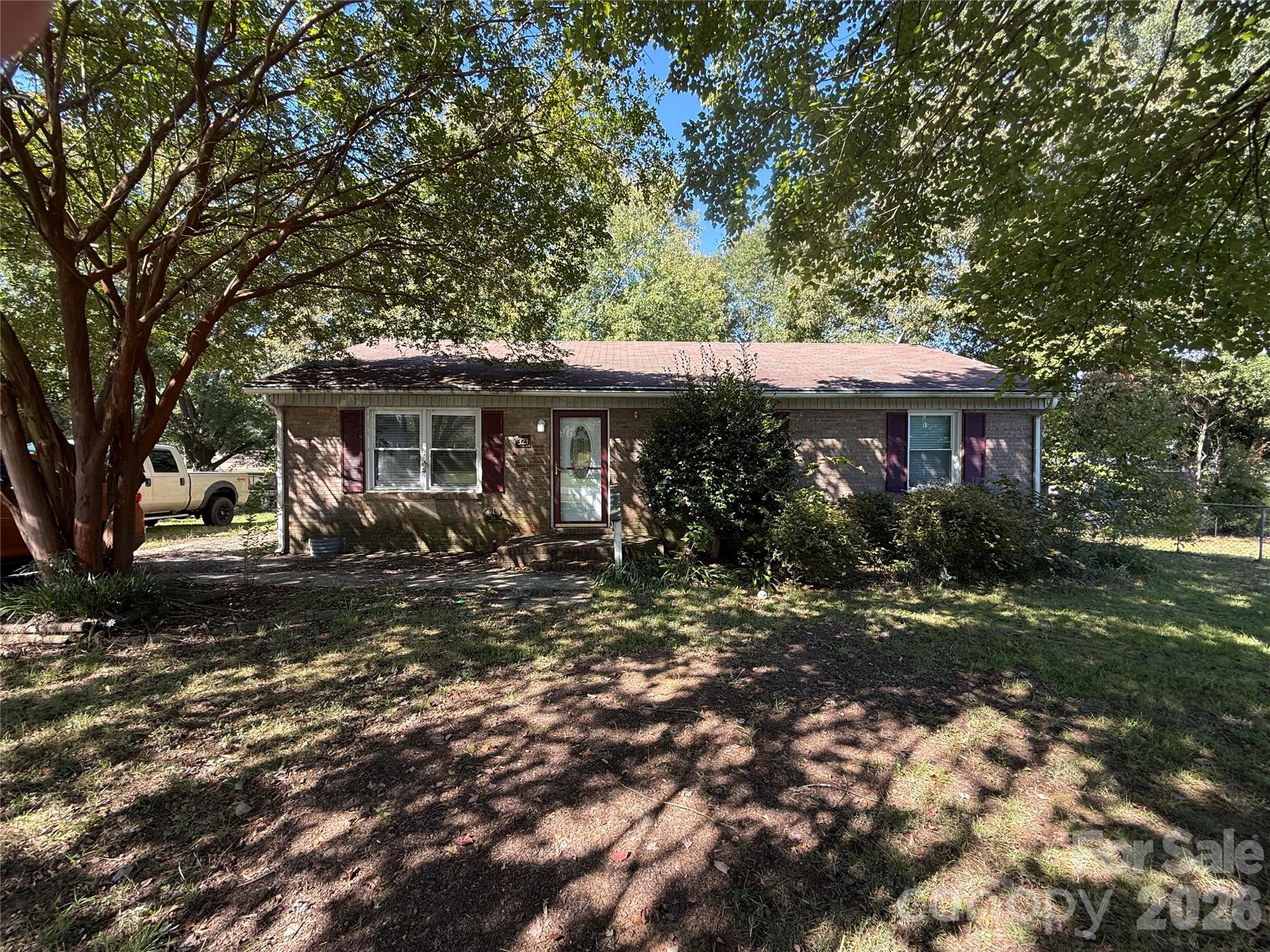 324 Briarwood Drive Property Photo 3