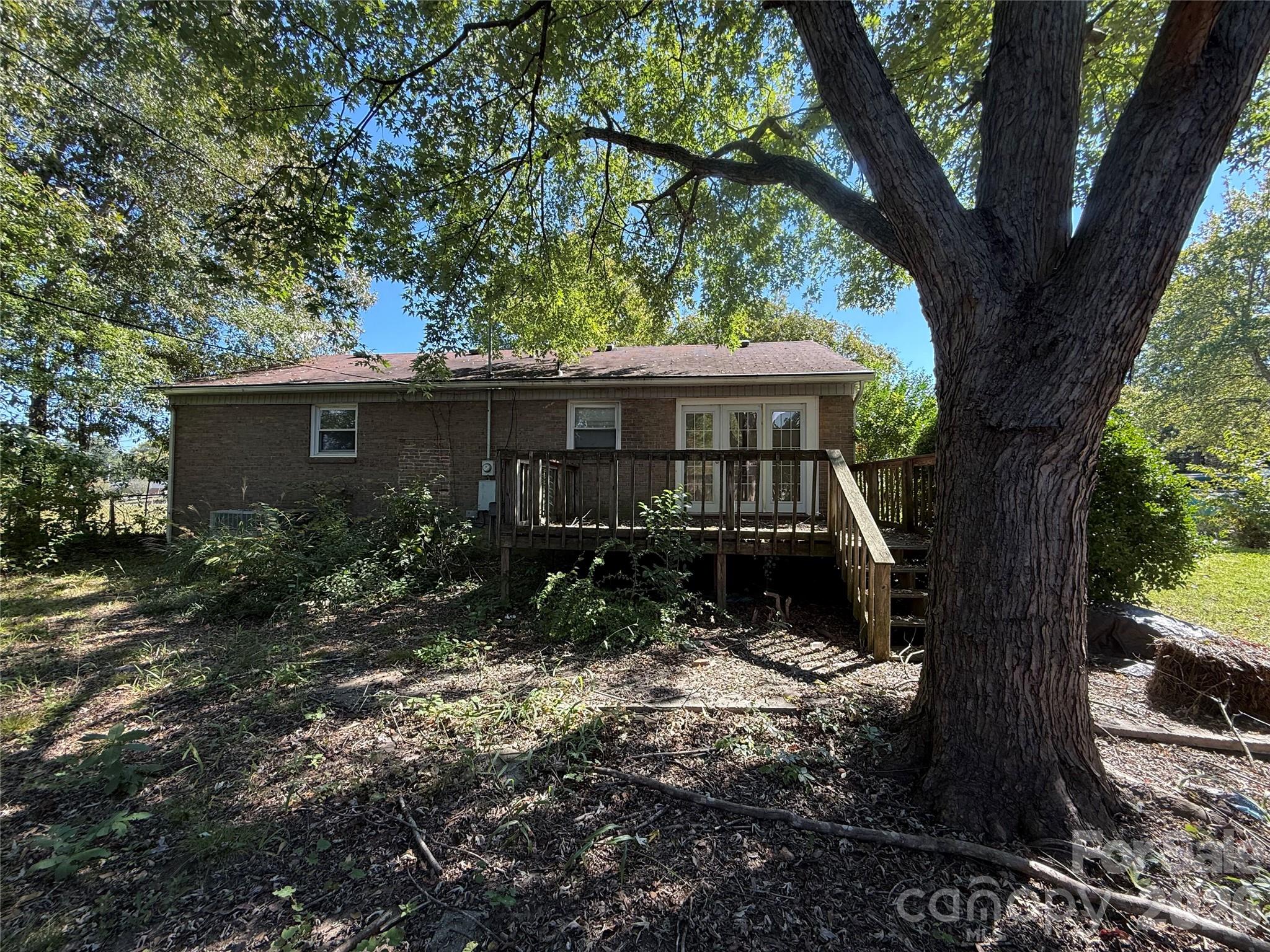 324 Briarwood Drive Property Photo 4