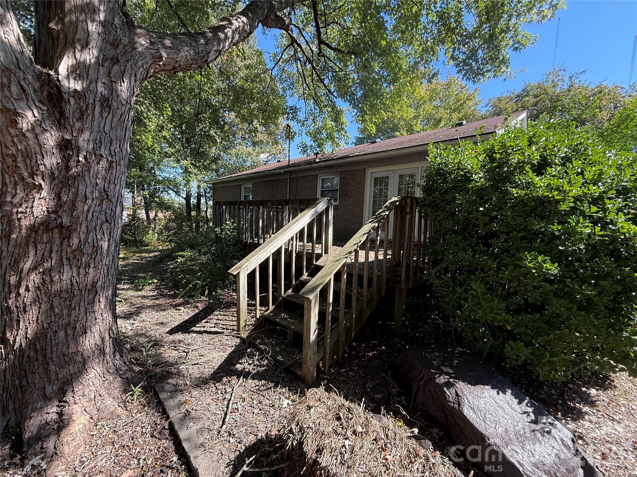 324 Briarwood Drive Property Photo 18