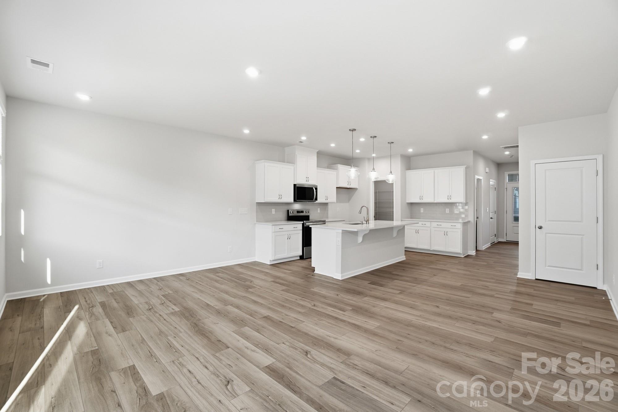 364 Laura Elizabeth Lane Property Photo 9