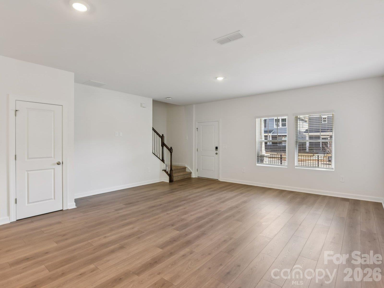 7293 Yardley Street Property Photo 3