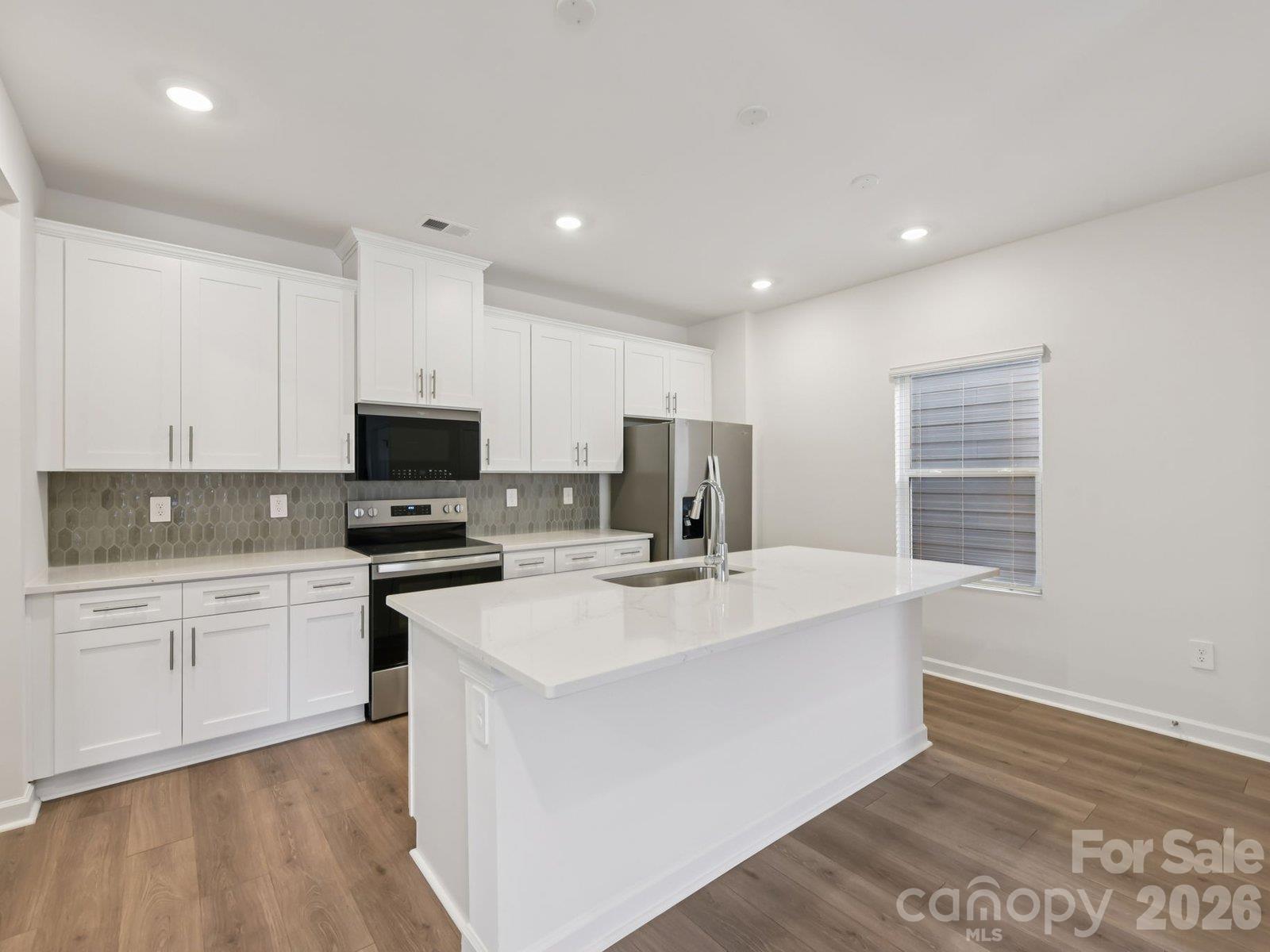 7293 Yardley Street Property Photo 5