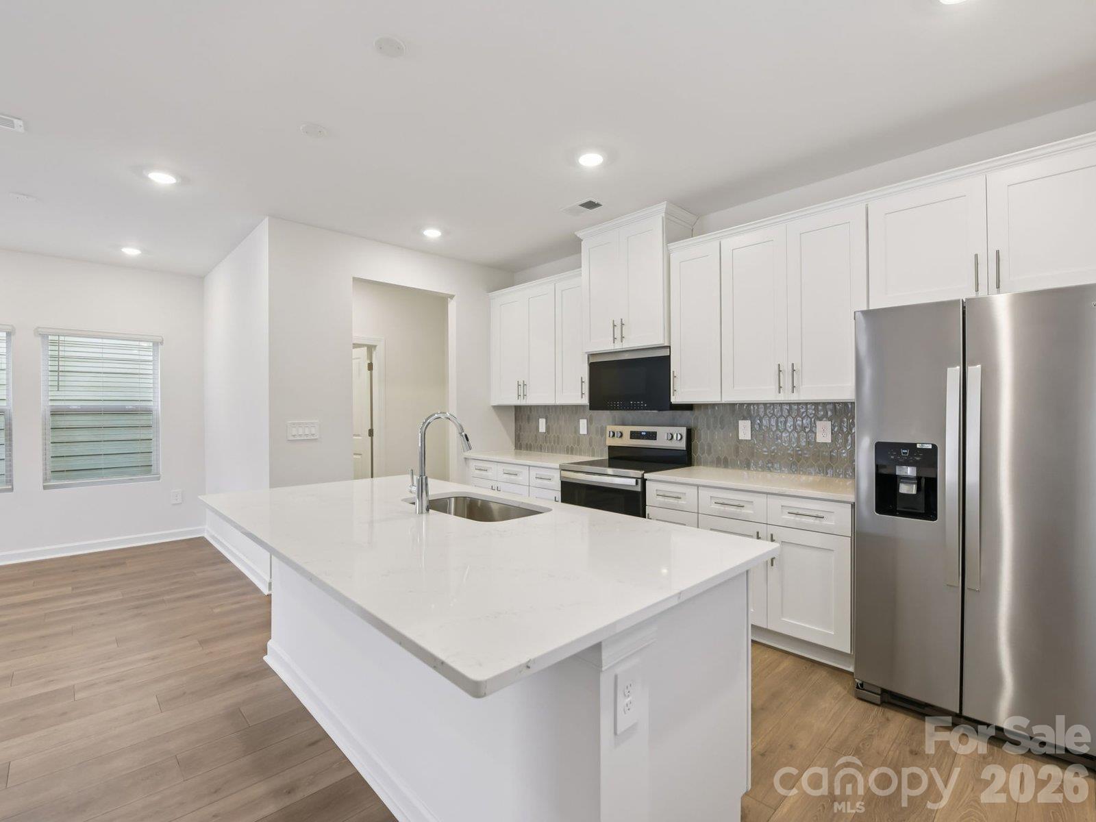 7293 Yardley Street Property Photo 6