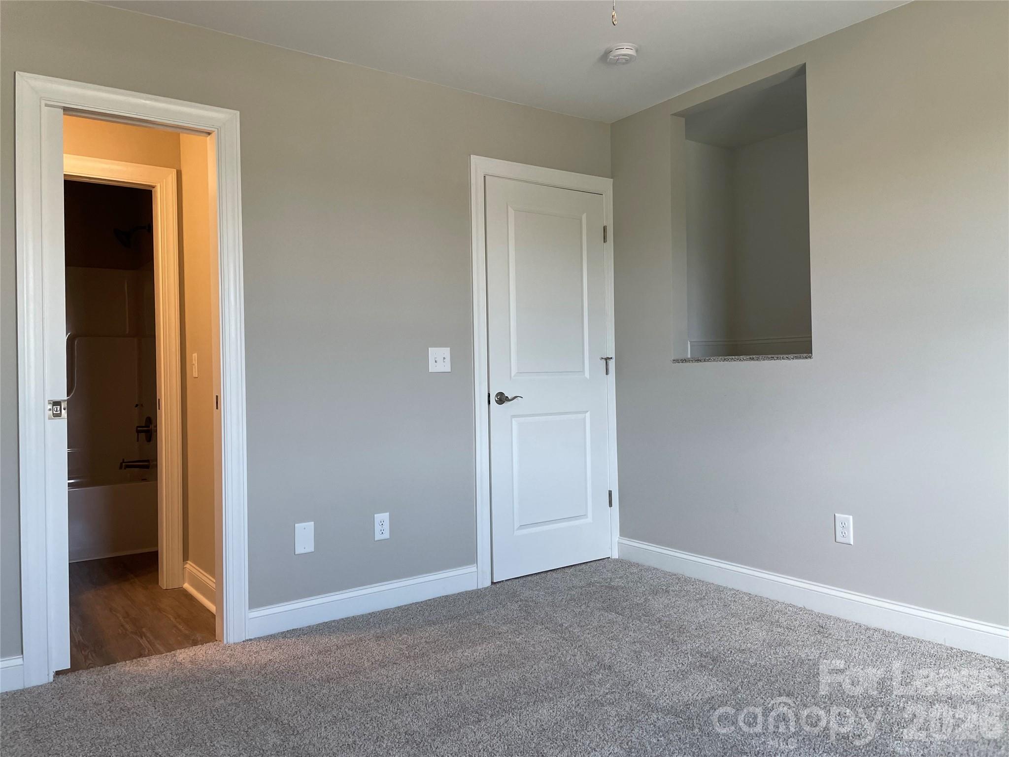 3927 Newhall Drive Property Photo 16