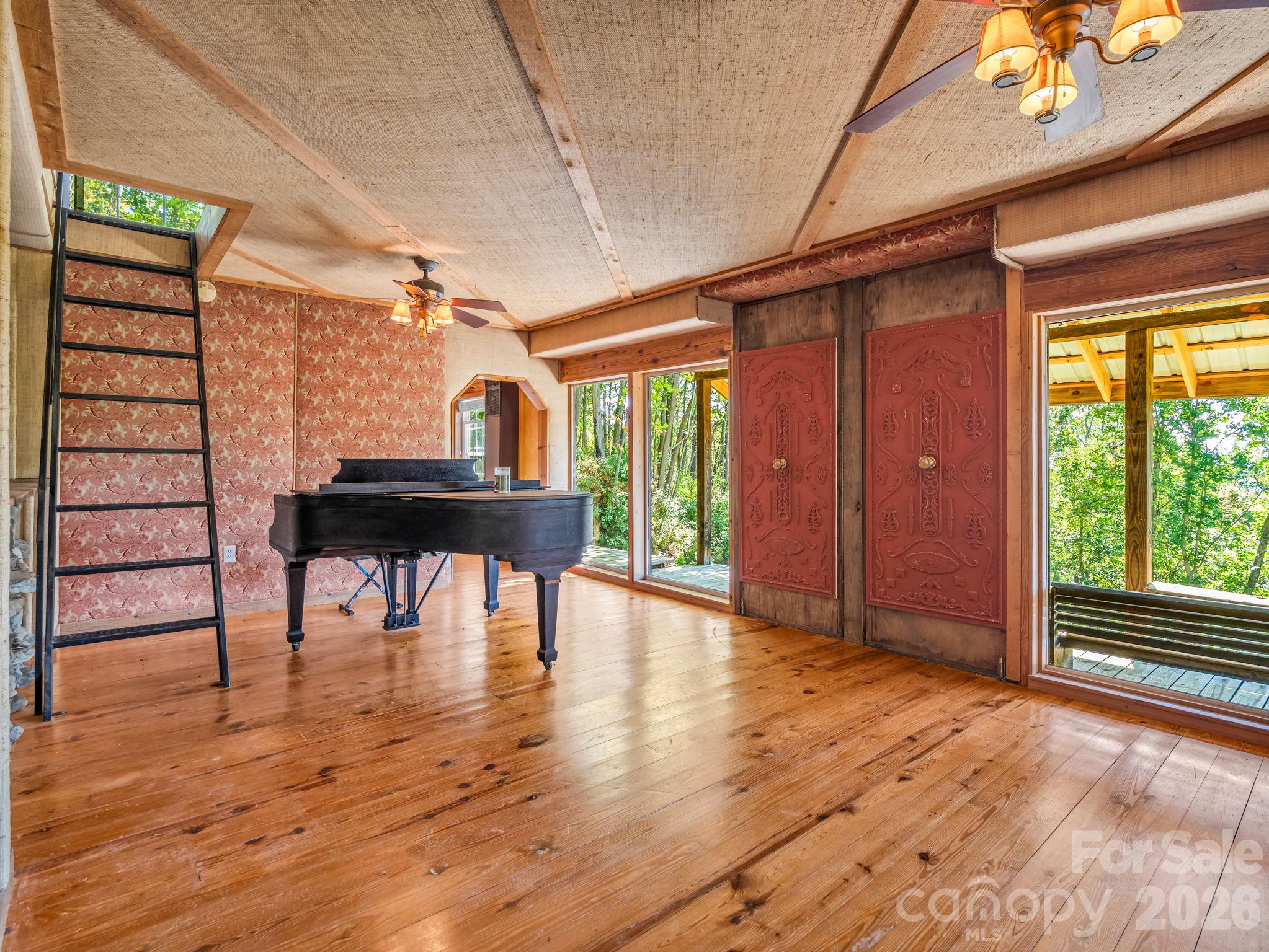 500 E Poplar Drive Property Photo 13