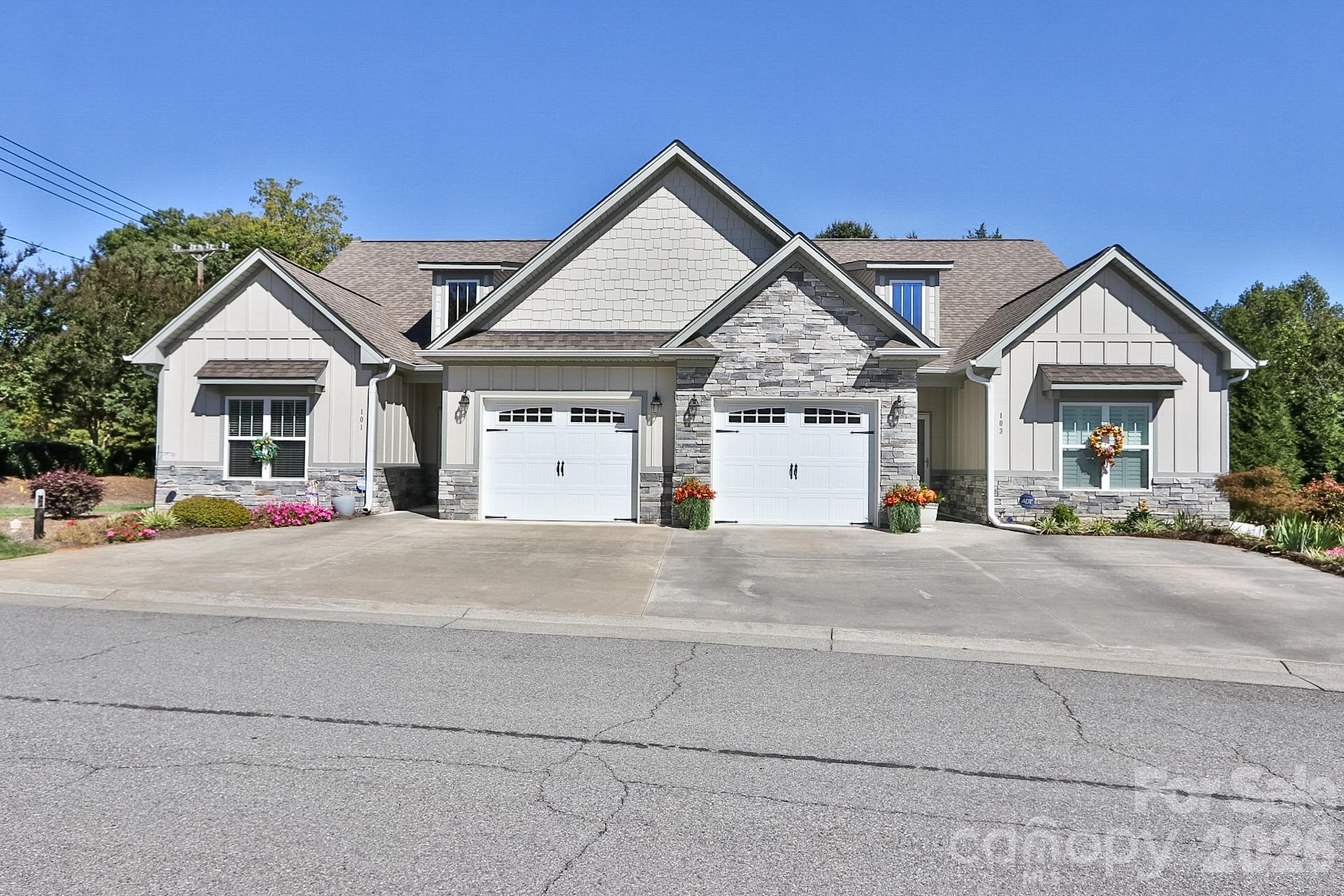 101 Parkview Drive Property Photo 1