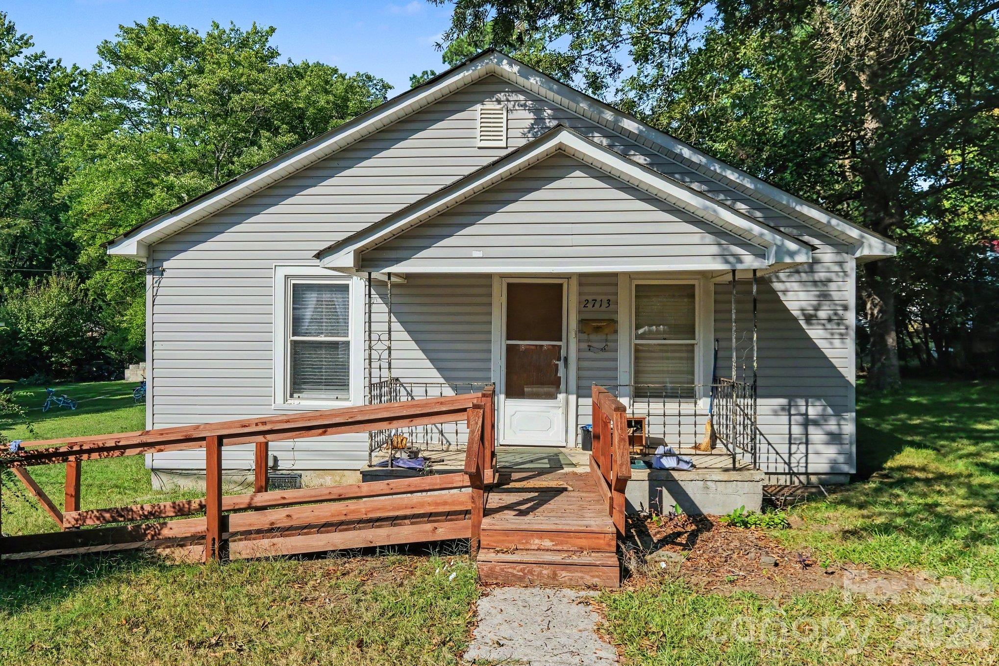 2713 Glendale Avenue Property Photo 1