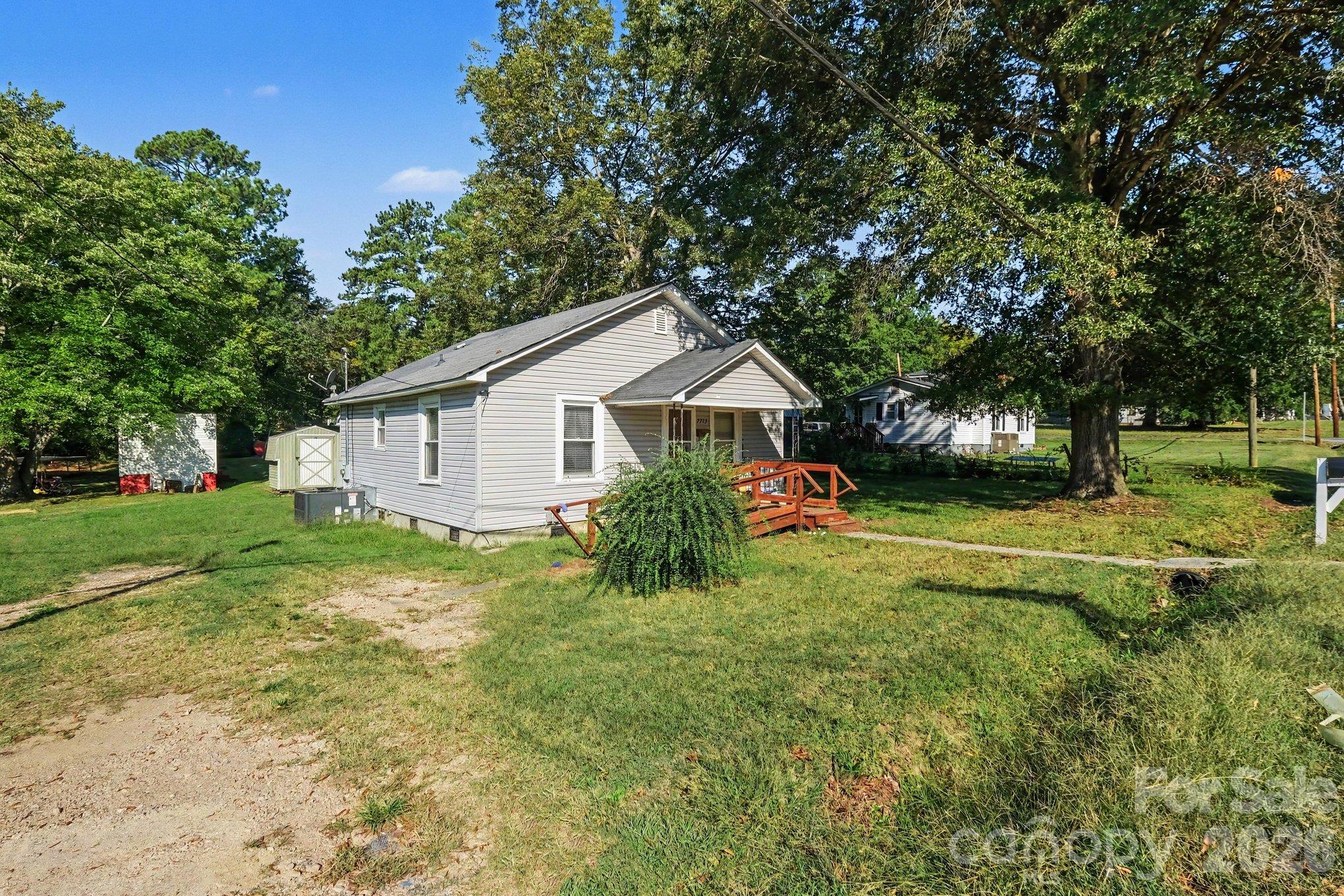 2713 Glendale Avenue Property Photo 3