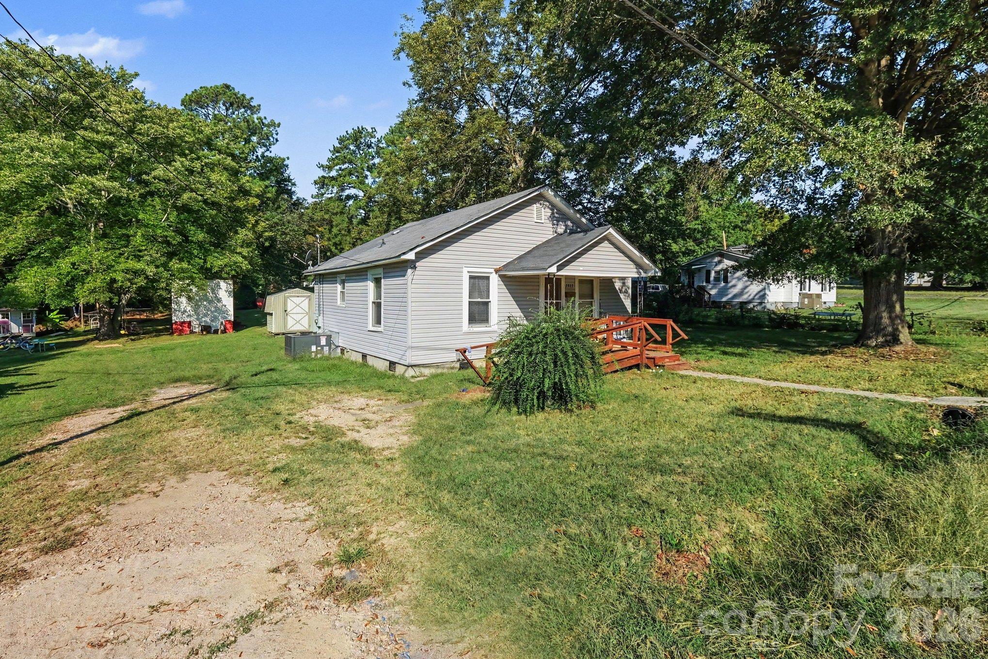 2713 Glendale Avenue Property Photo 4