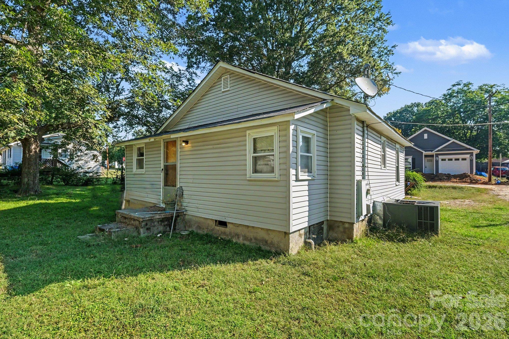 2713 Glendale Avenue Property Photo 9