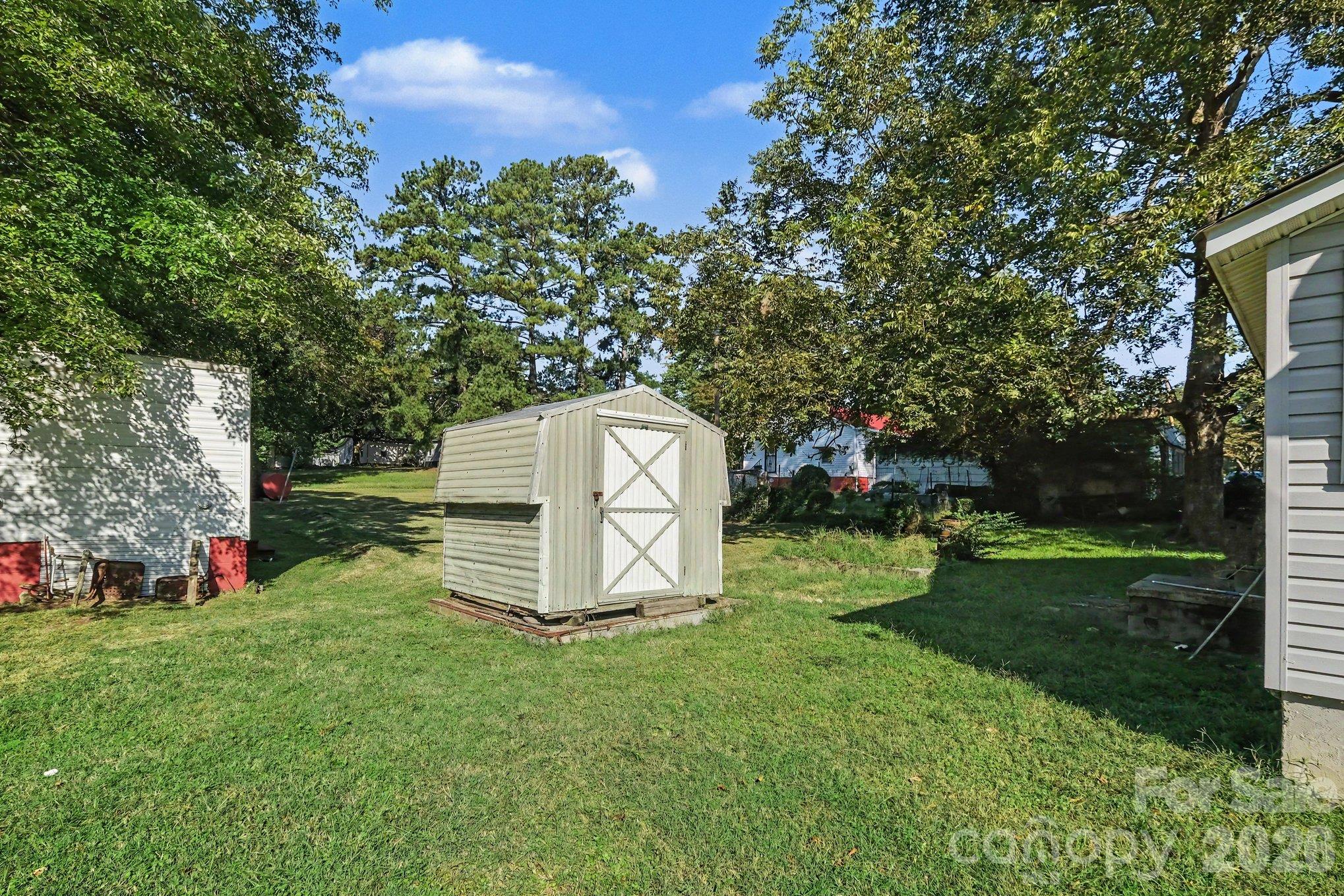 2713 Glendale Avenue Property Photo 10
