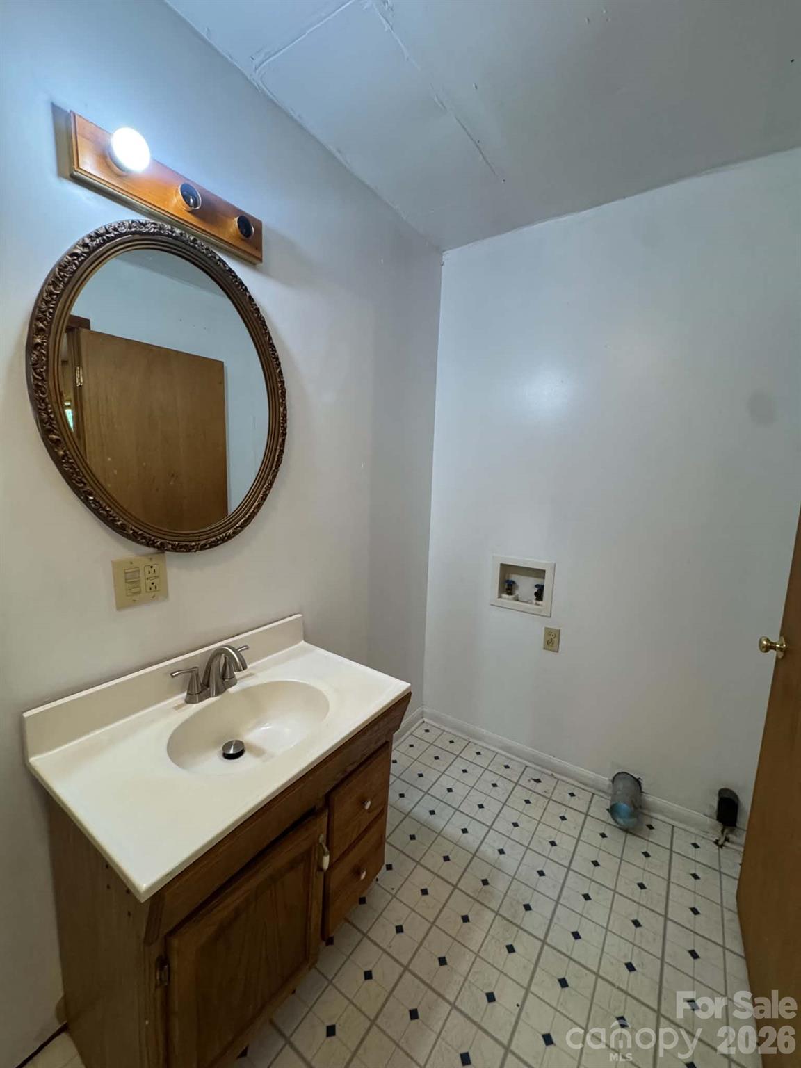 118 Hamlet Place Property Photo 16
