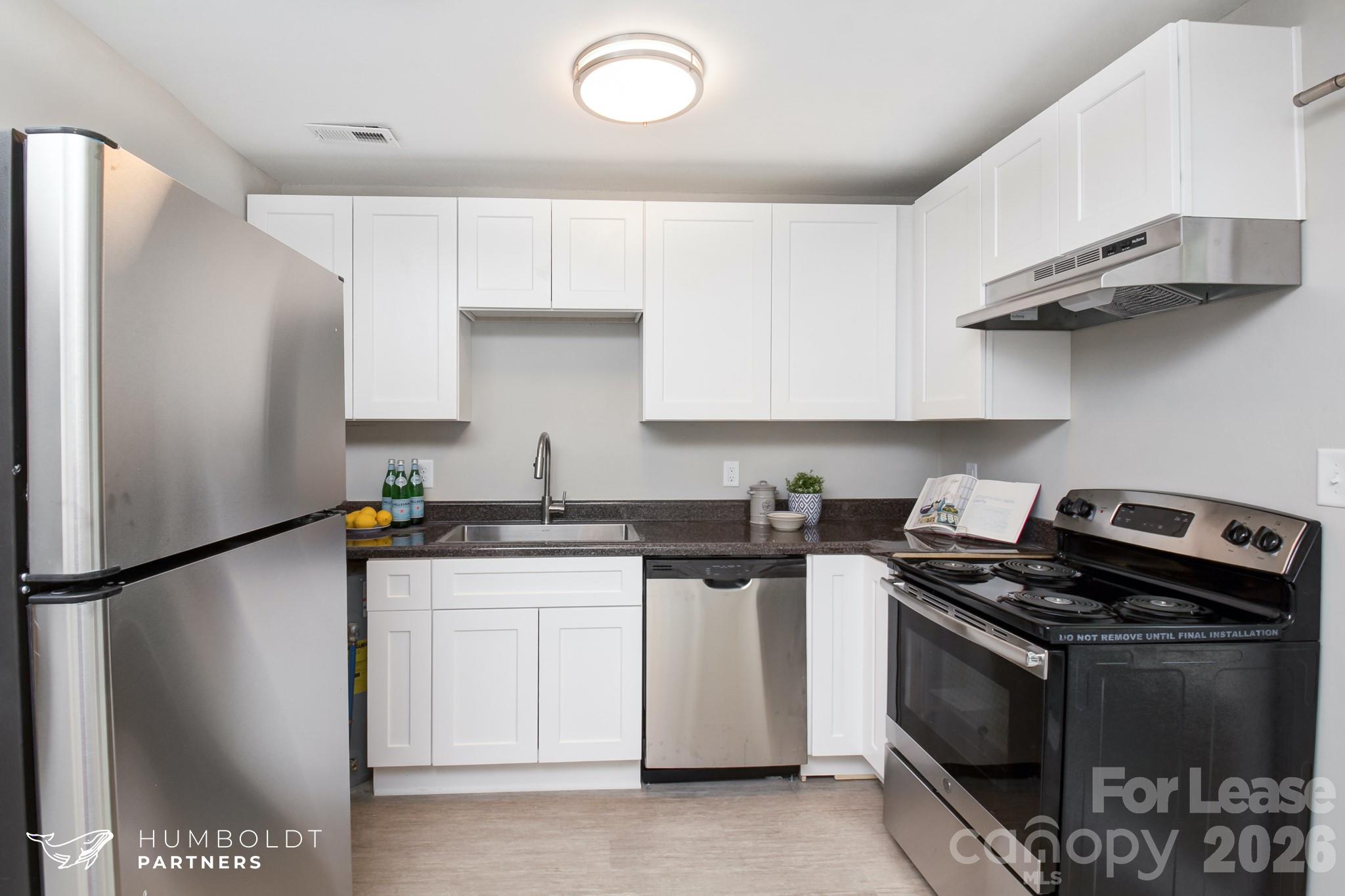 206 E Glendale Avenue 3 Property Photo 6