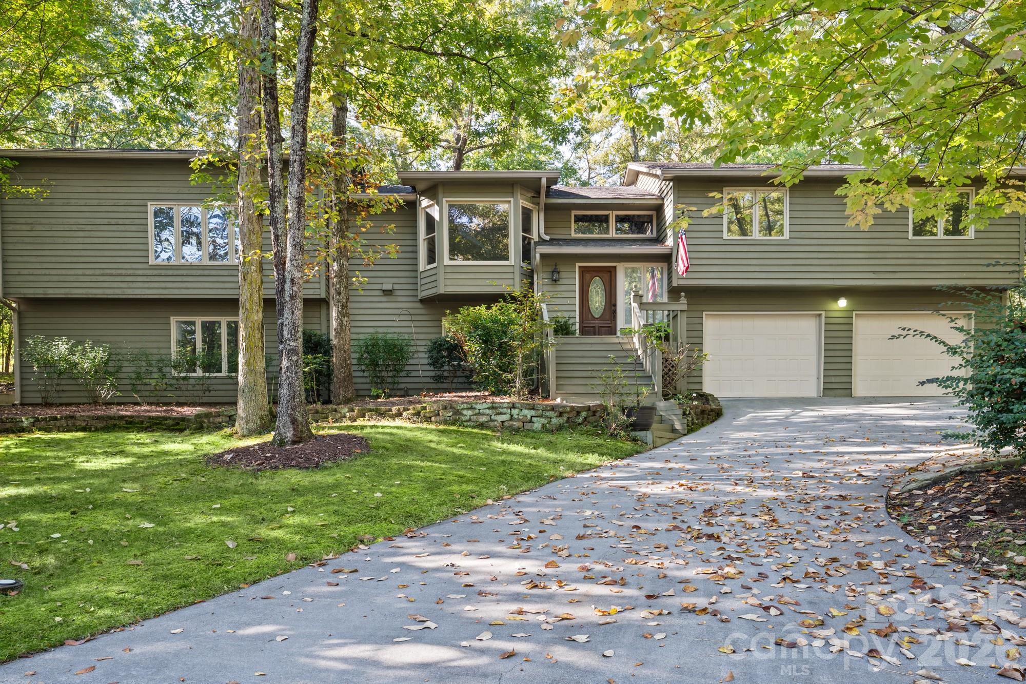 16 Woodvine Lane Property Photo 1