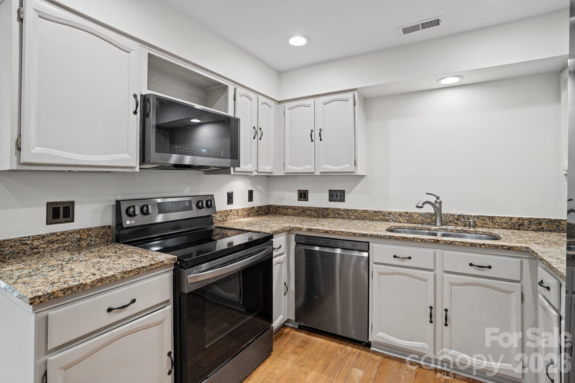 16 Woodvine Lane Property Photo 11
