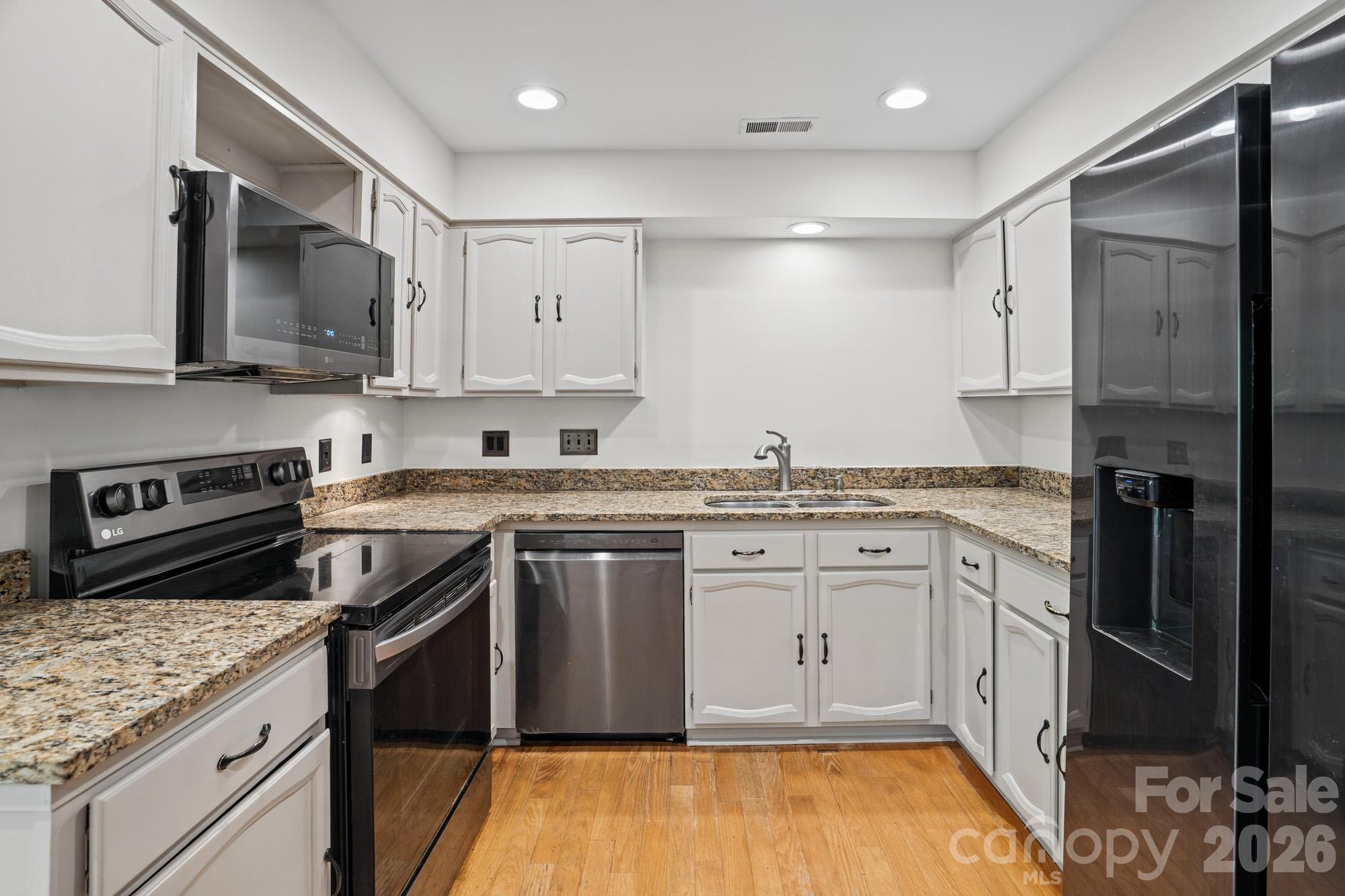 16 Woodvine Lane Property Photo 13