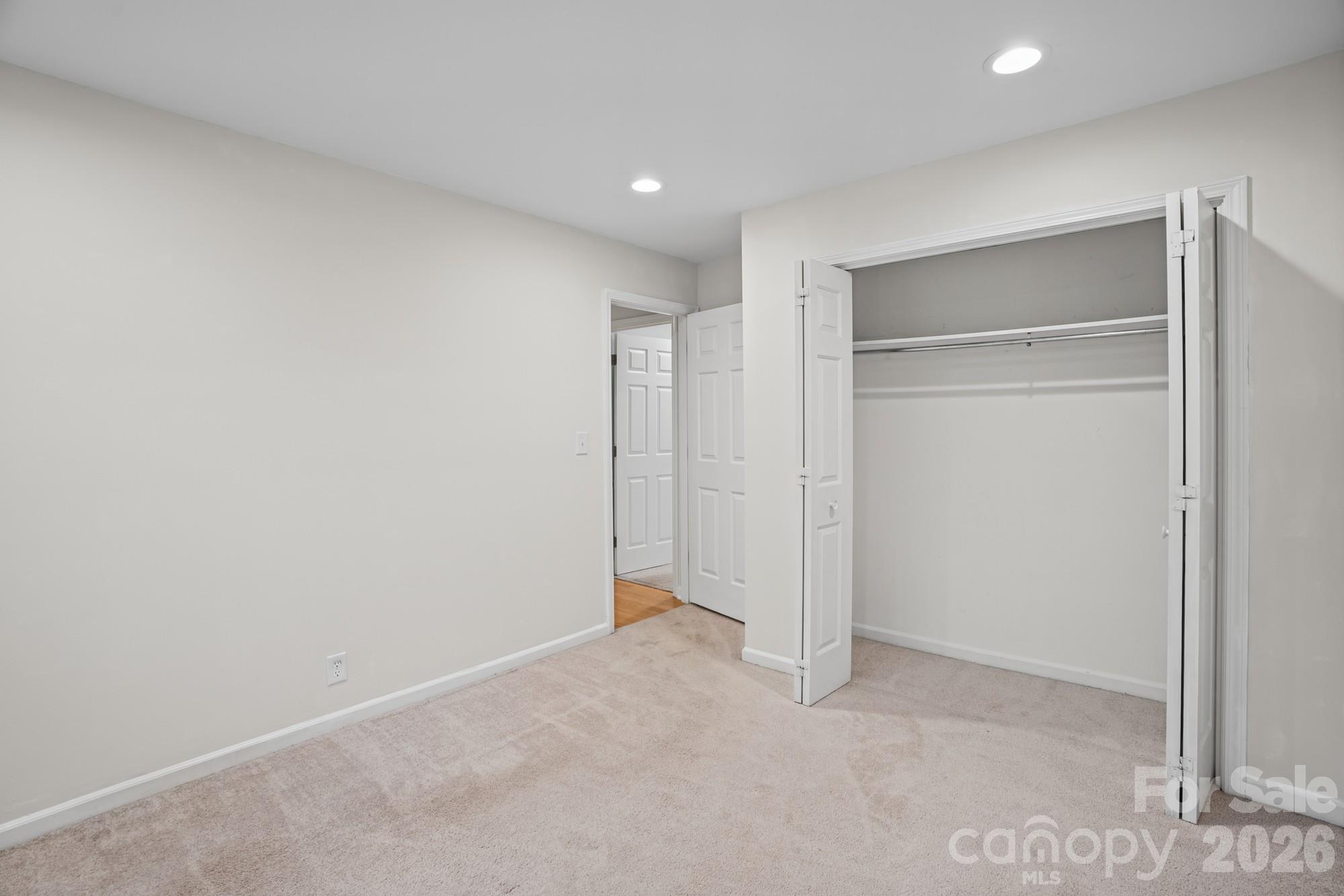 16 Woodvine Lane Property Photo 27