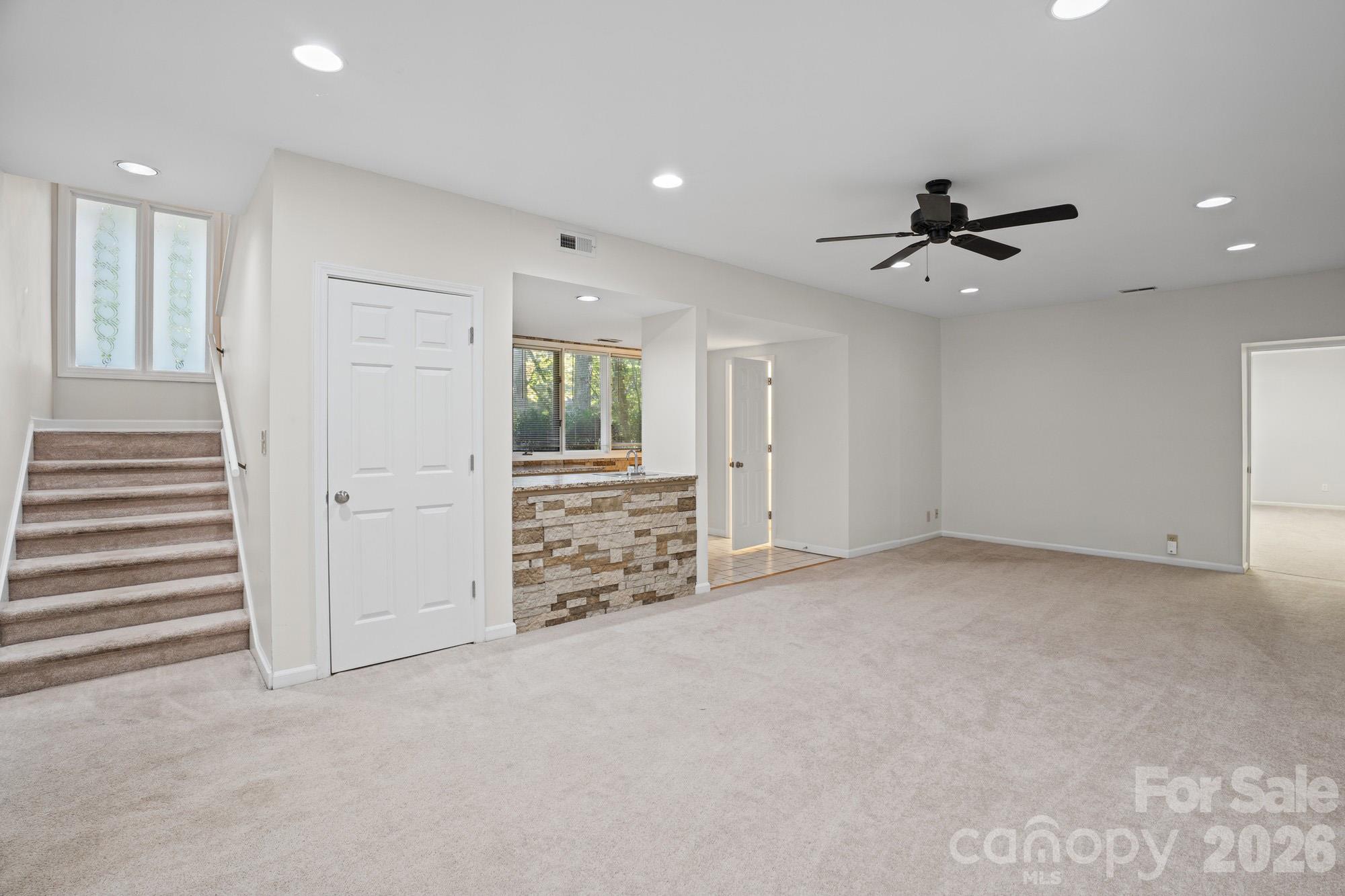 16 Woodvine Lane Property Photo 38