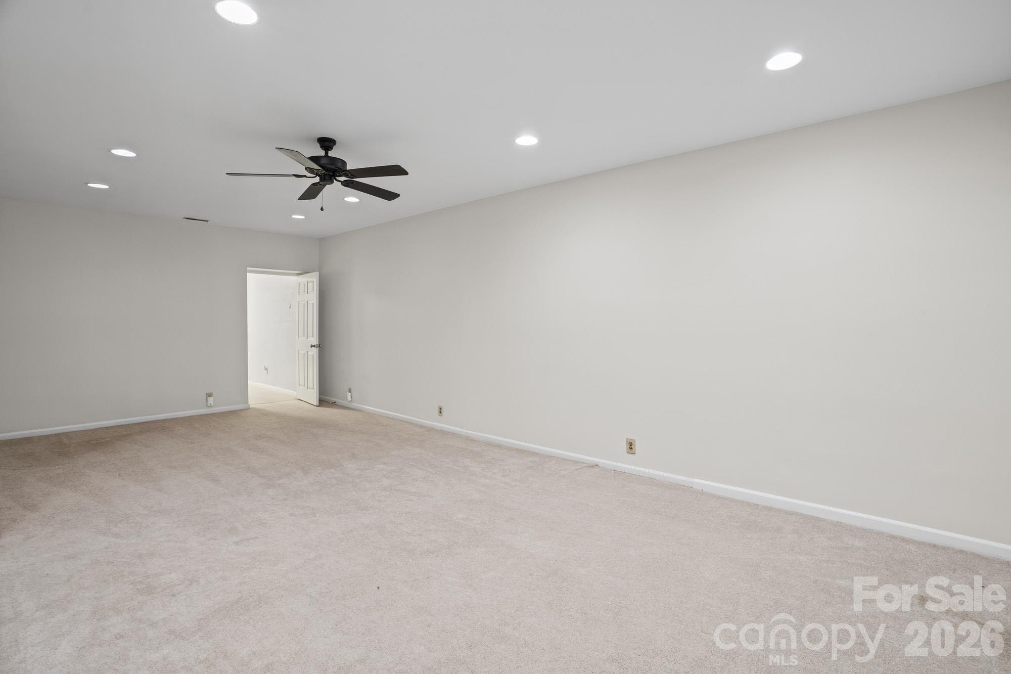 16 Woodvine Lane Property Photo 39