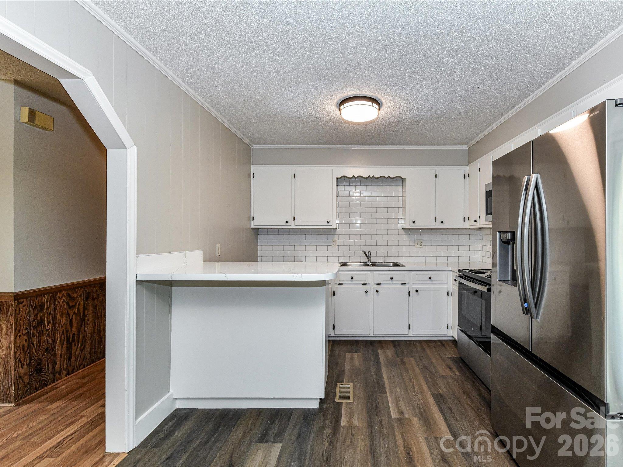 205 Oakland Street Property Photo 10