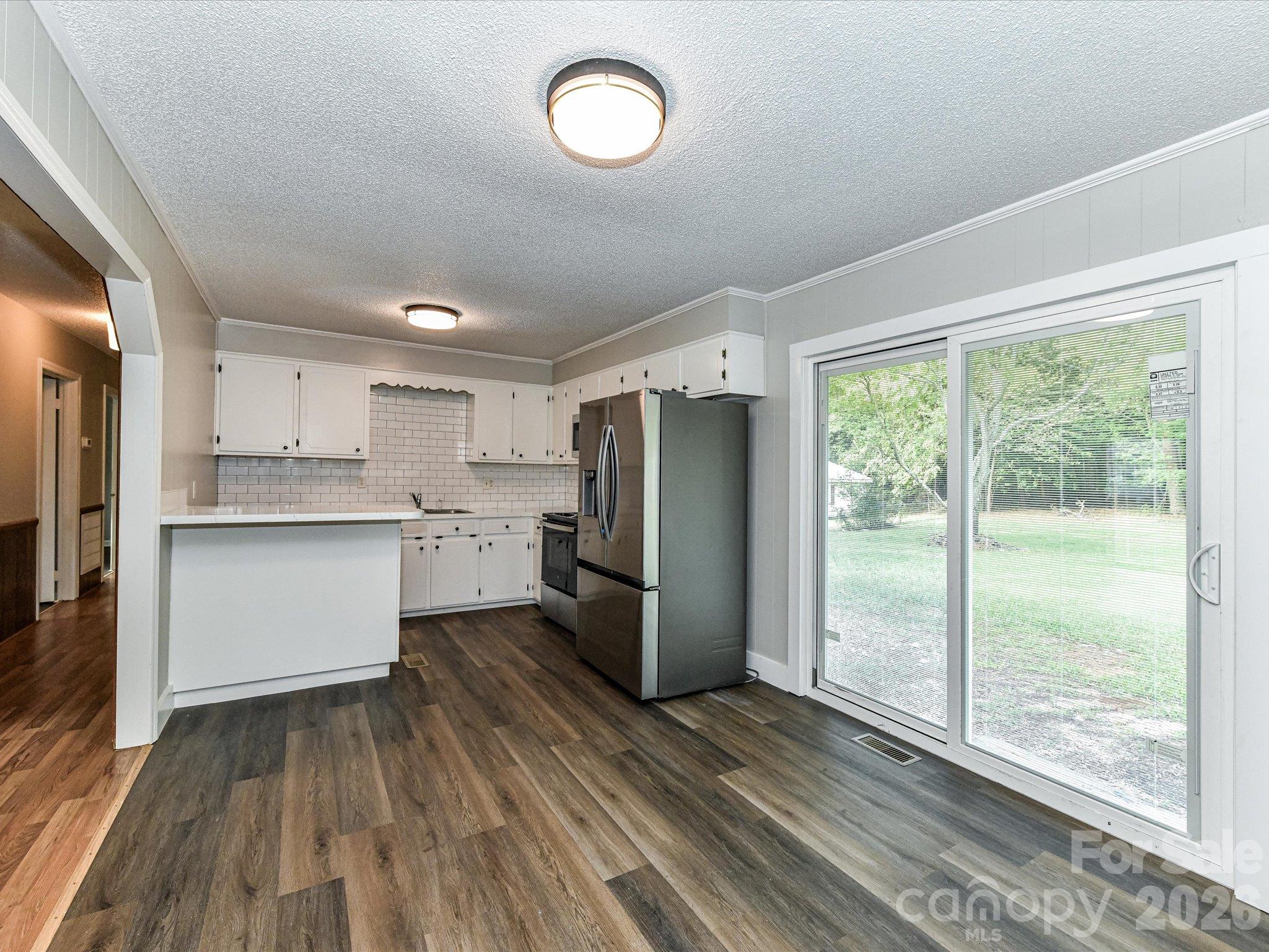 205 Oakland Street Property Photo 14