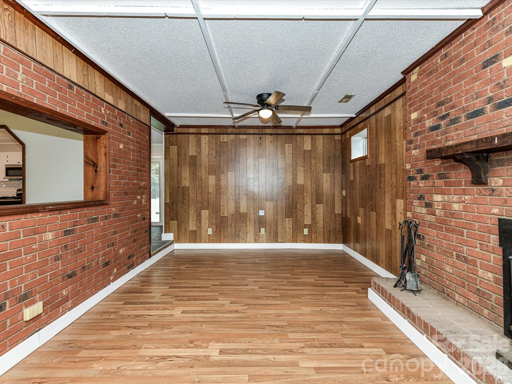 205 Oakland Street Property Photo 22